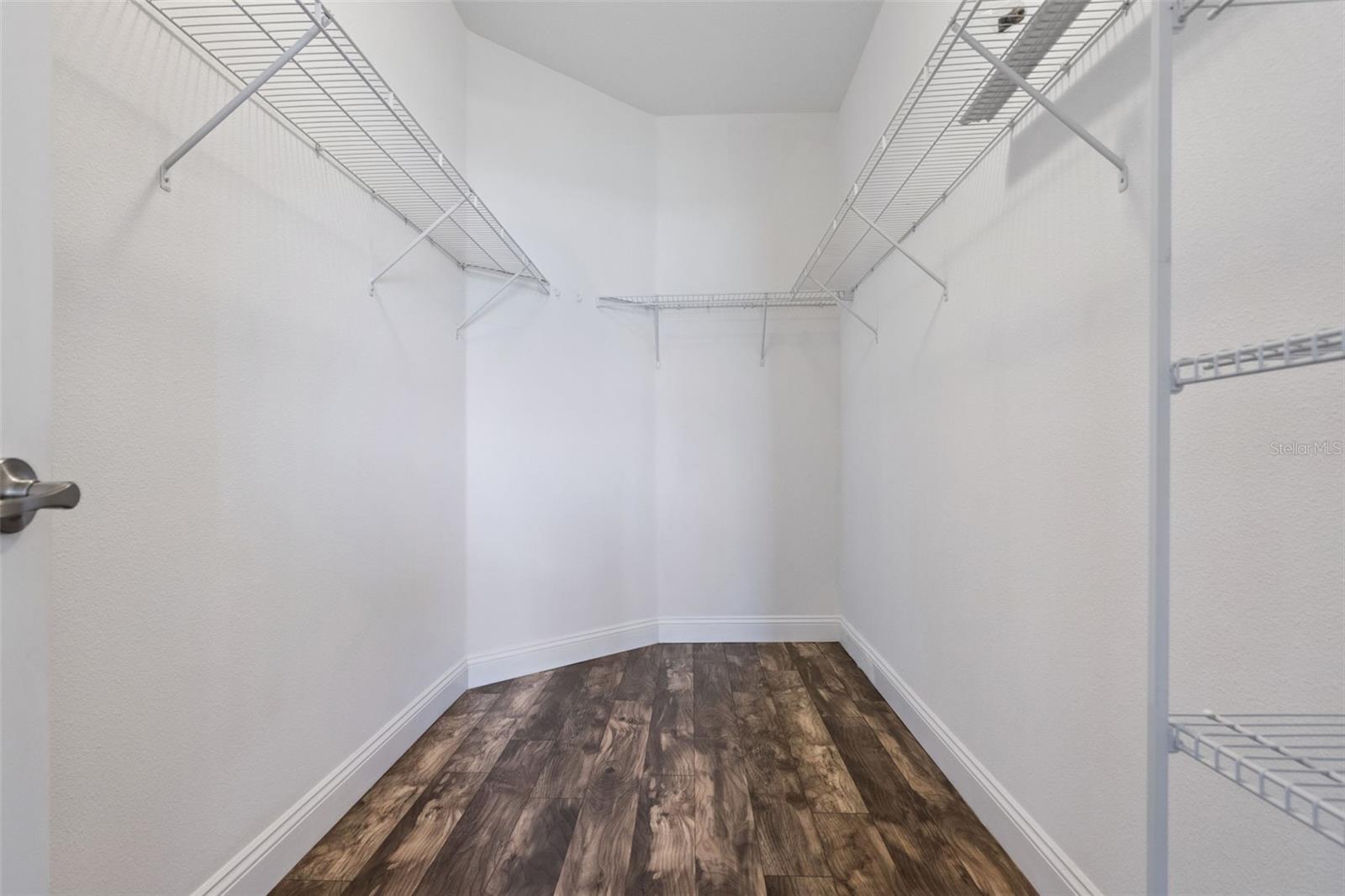 Image 41 of 64 For 3551 Fairwaters Court C