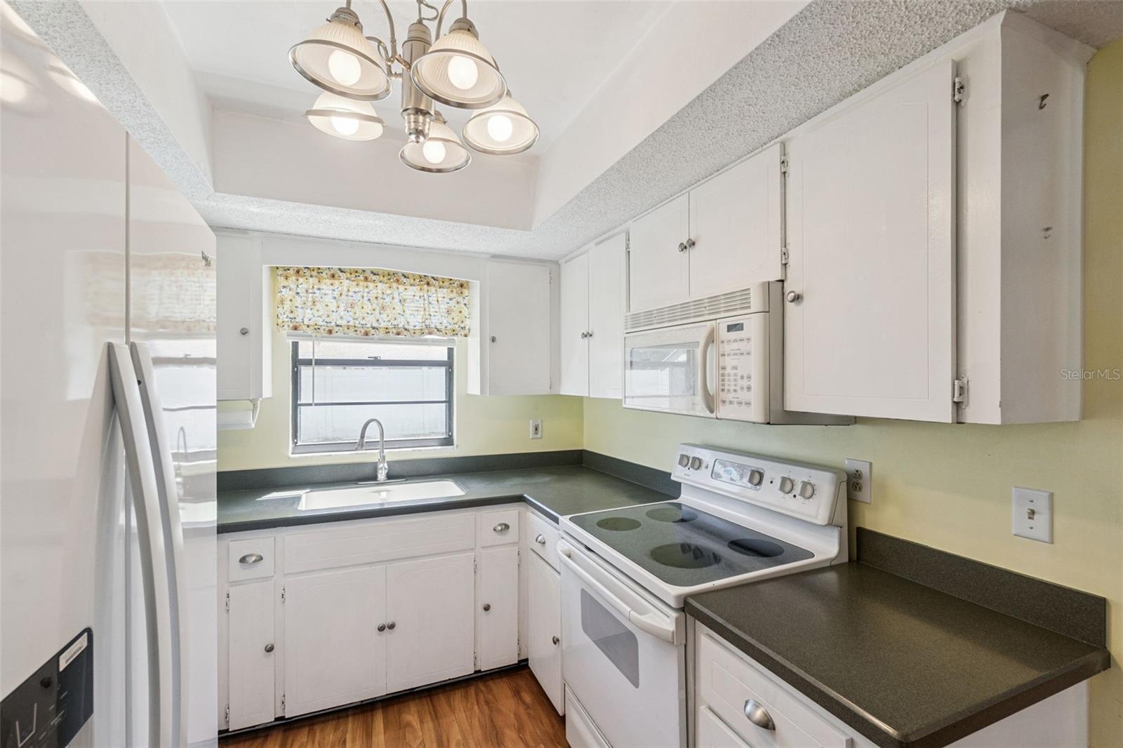 Image 10 of 50 For 478 Oxford Drive