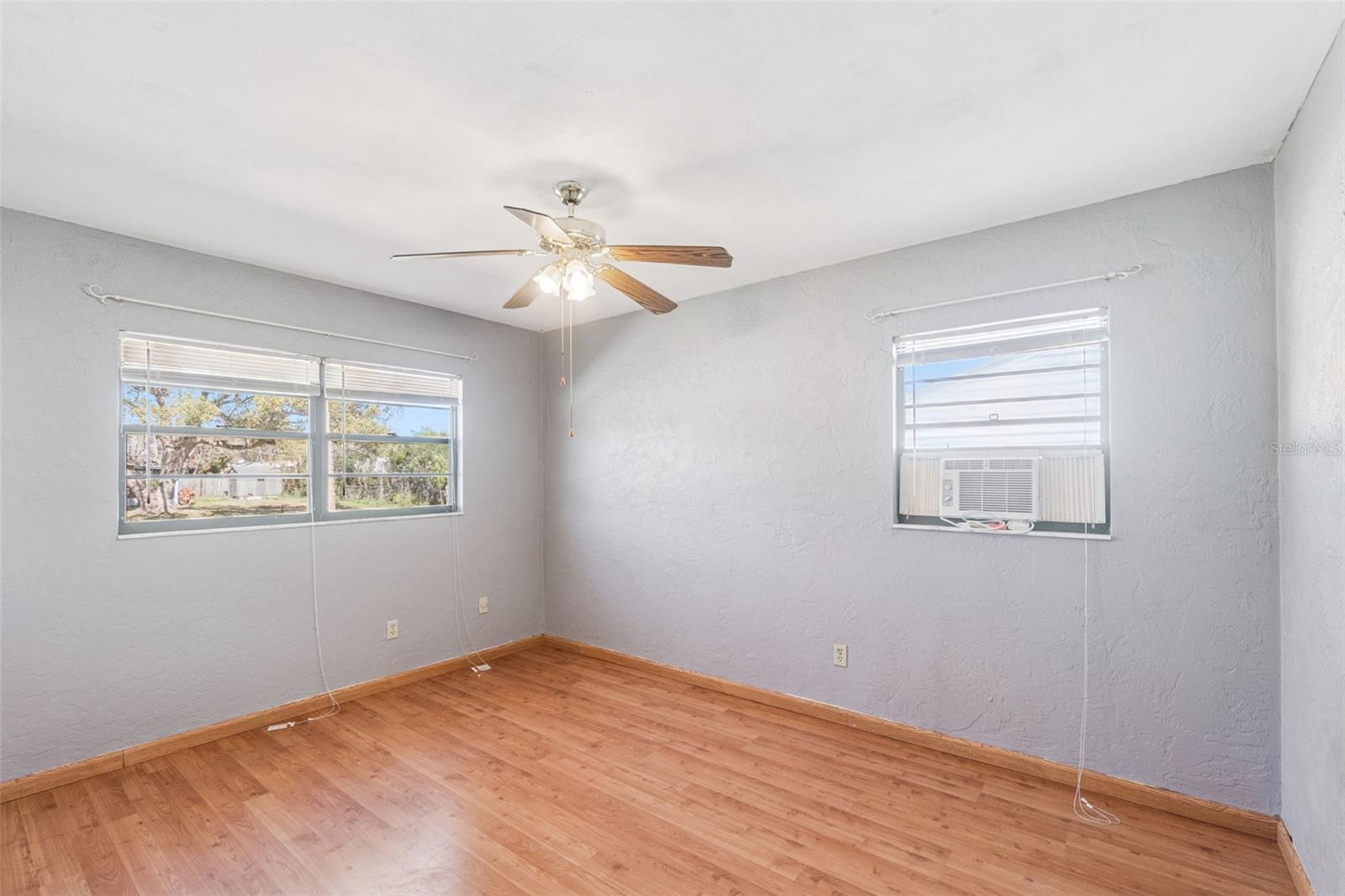 Image 18 of 50 For 478 Oxford Drive