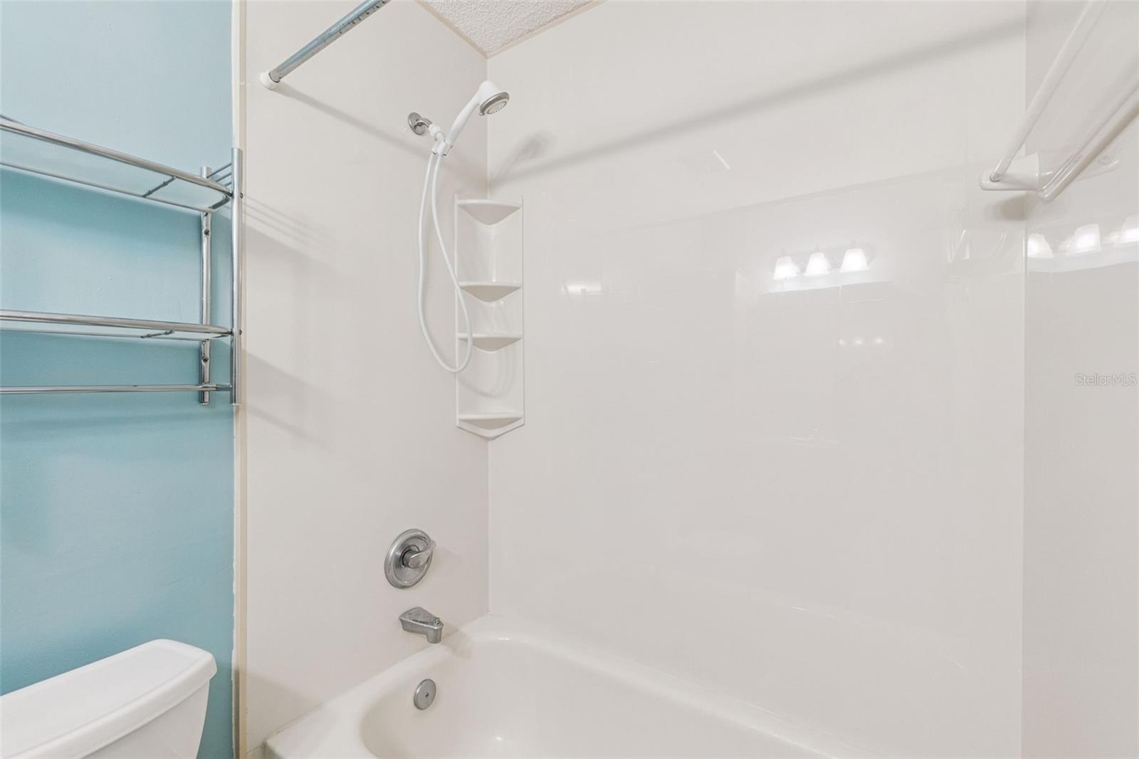 Image 22 of 50 For 478 Oxford Drive