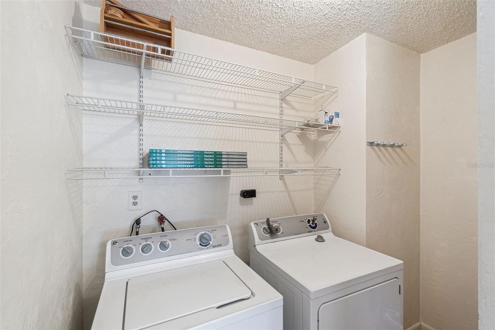 Image 25 of 50 For 478 Oxford Drive