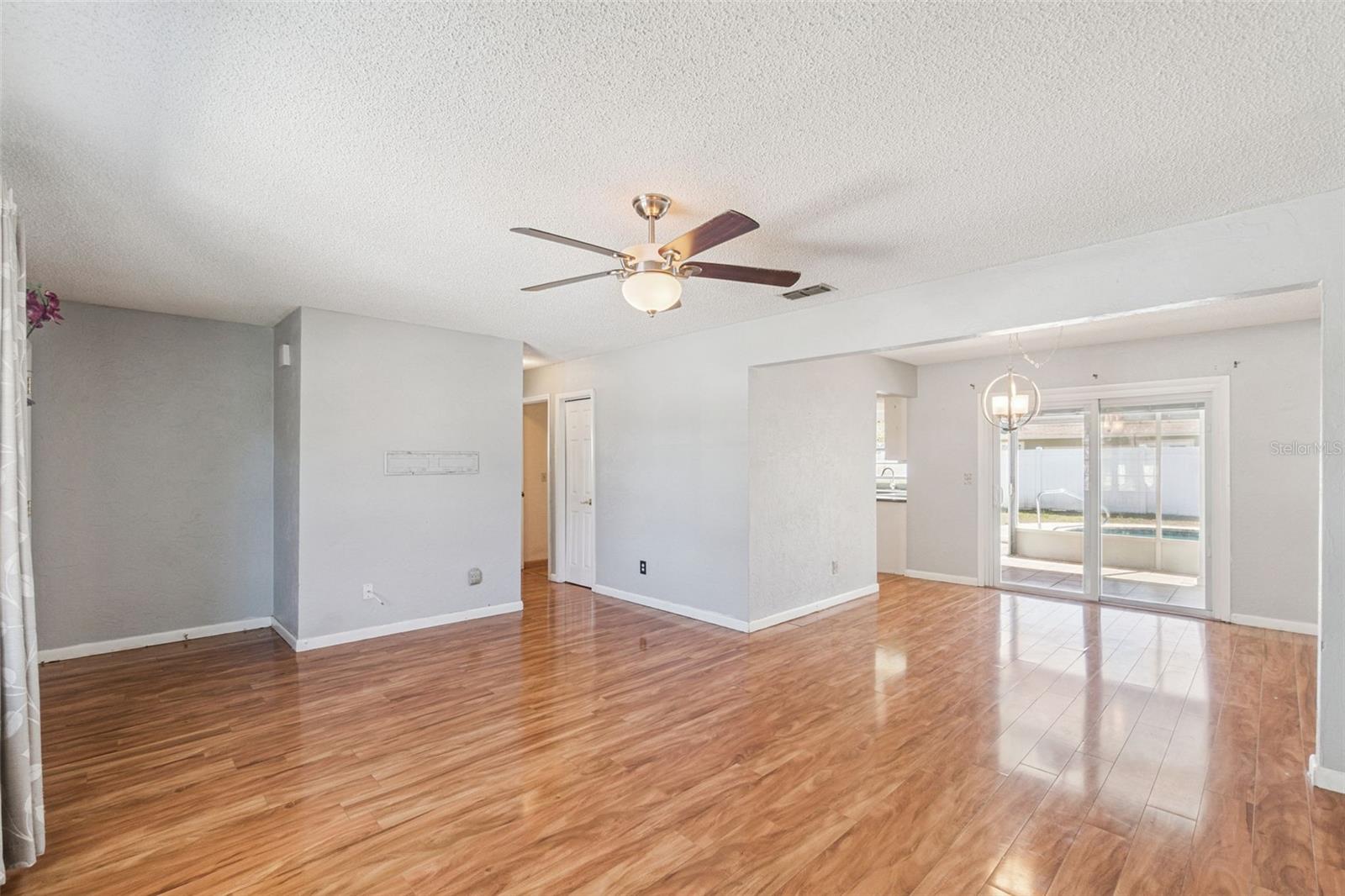 Image 5 of 50 For 478 Oxford Drive