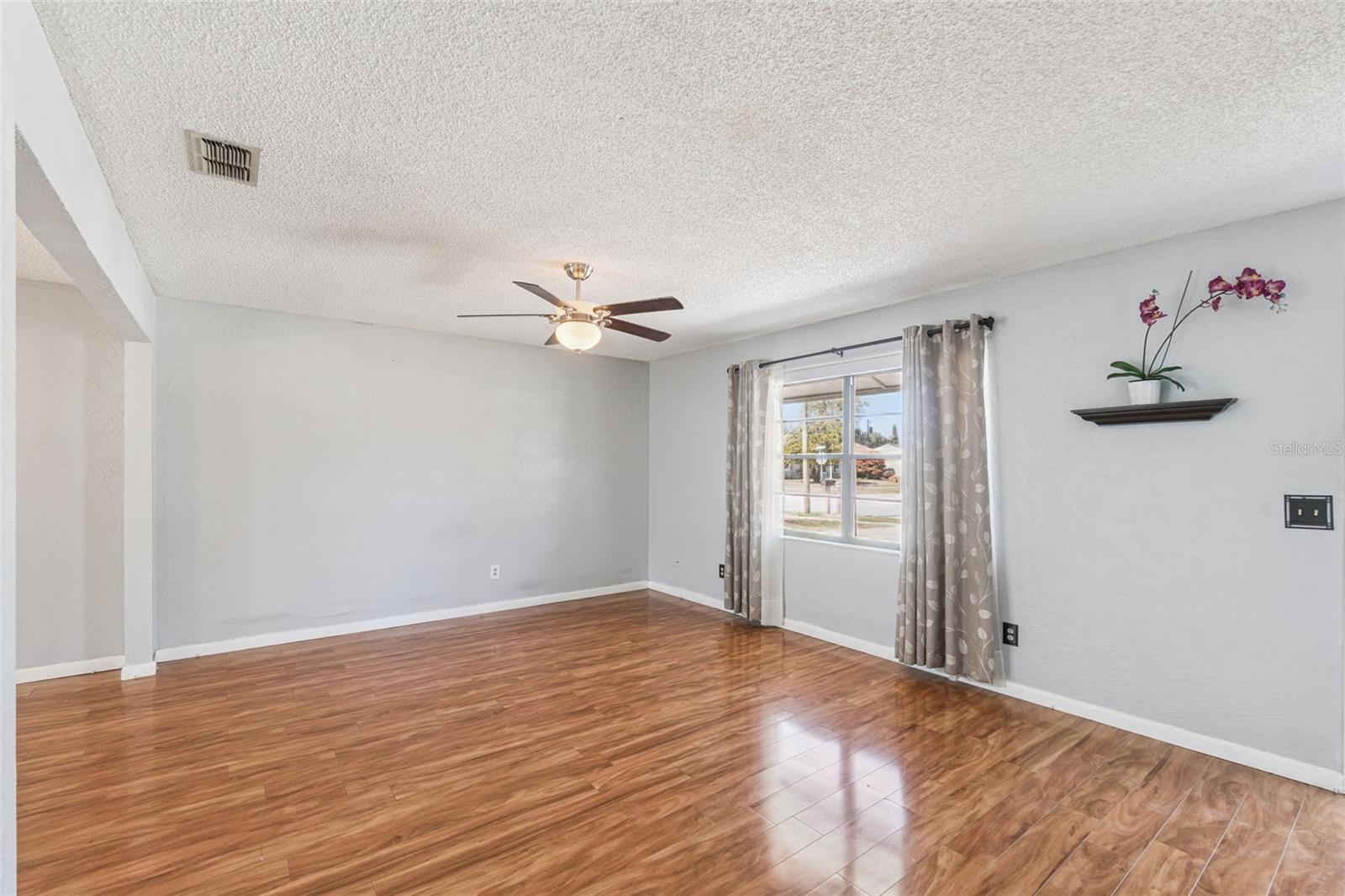 Image 6 of 50 For 478 Oxford Drive