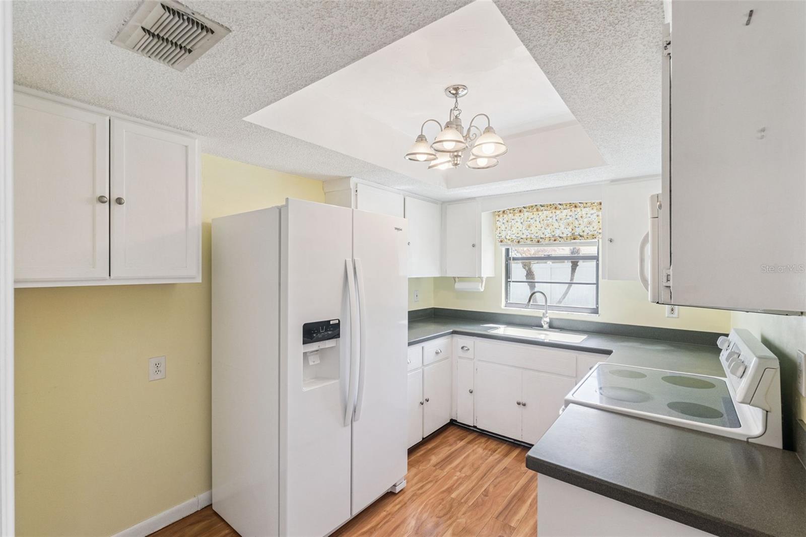 Image 9 of 50 For 478 Oxford Drive