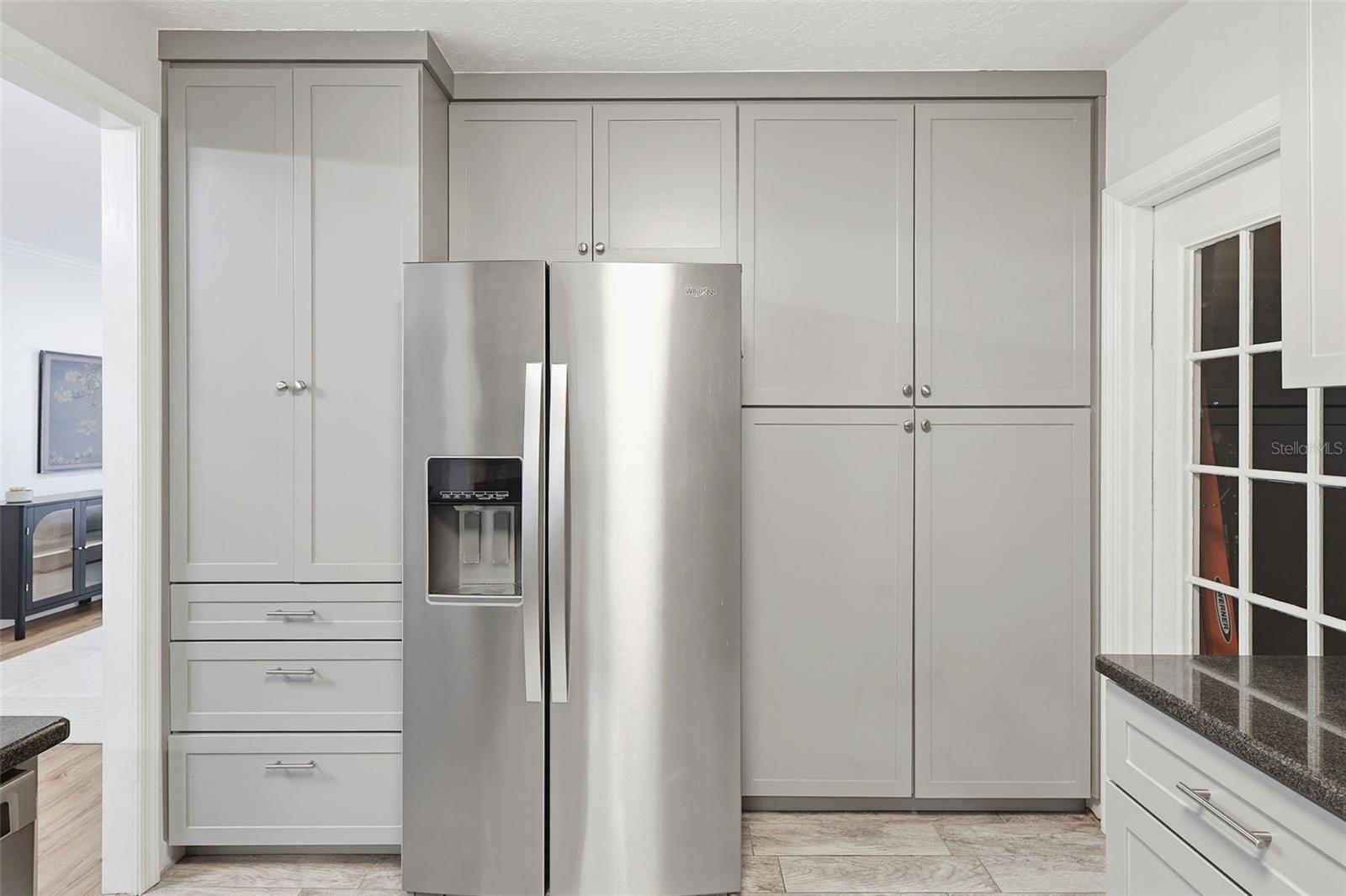 Listing photo id 14 for 1291 Oxford Road