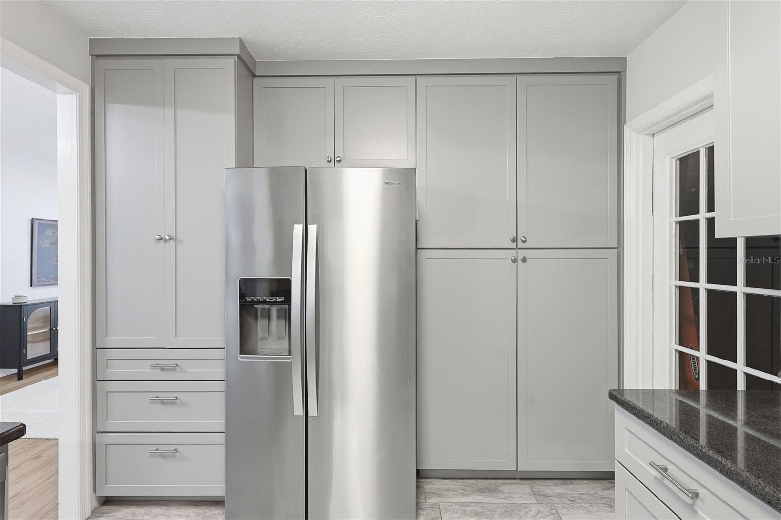 Listing photo id 15 for 1291 Oxford Road