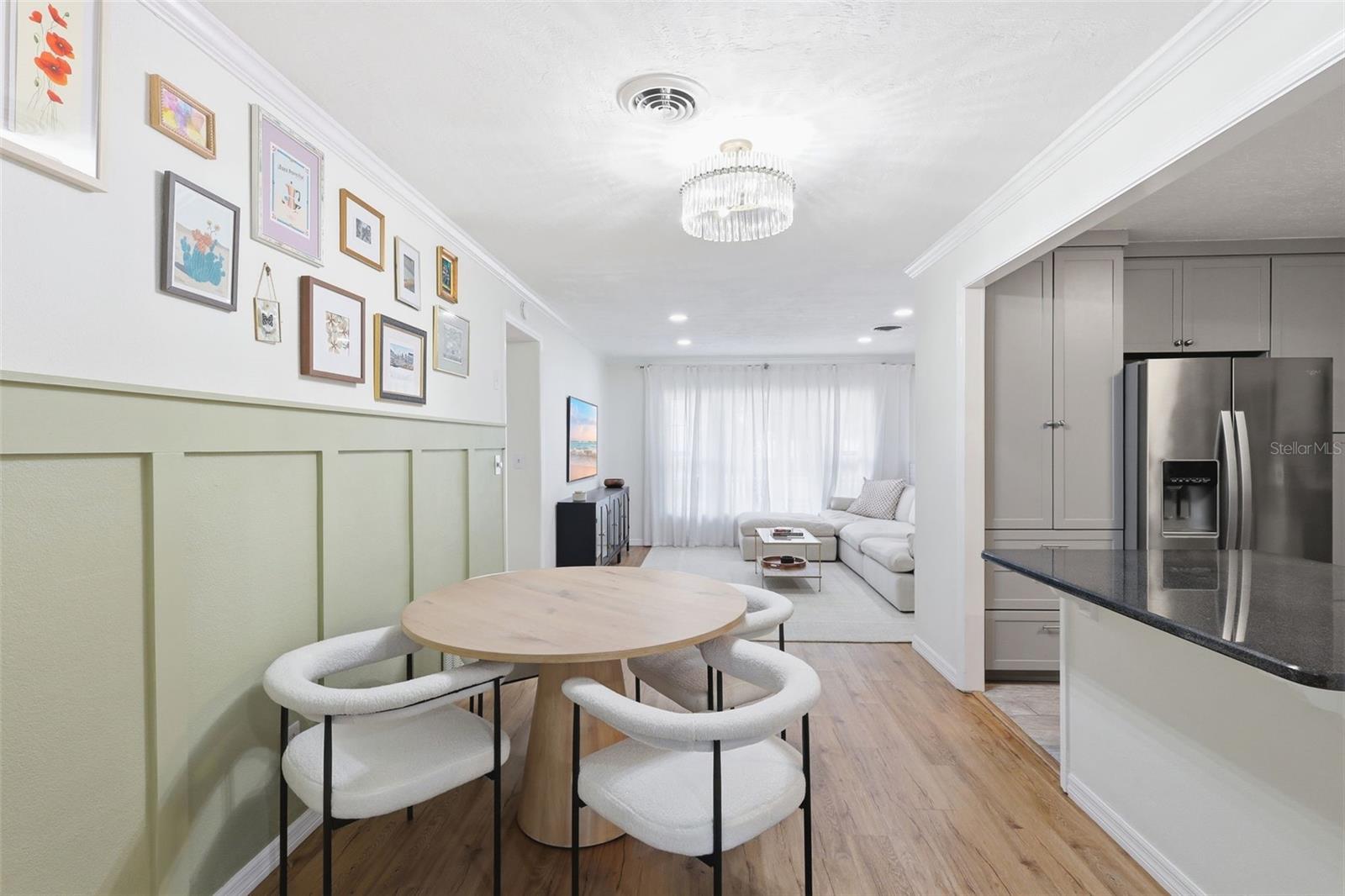 Listing photo id 16 for 1291 Oxford Road