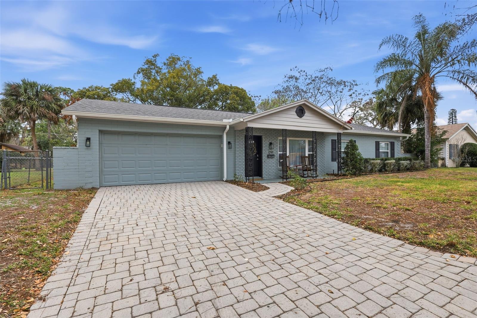 Listing photo id 1 for 1291 Oxford Road