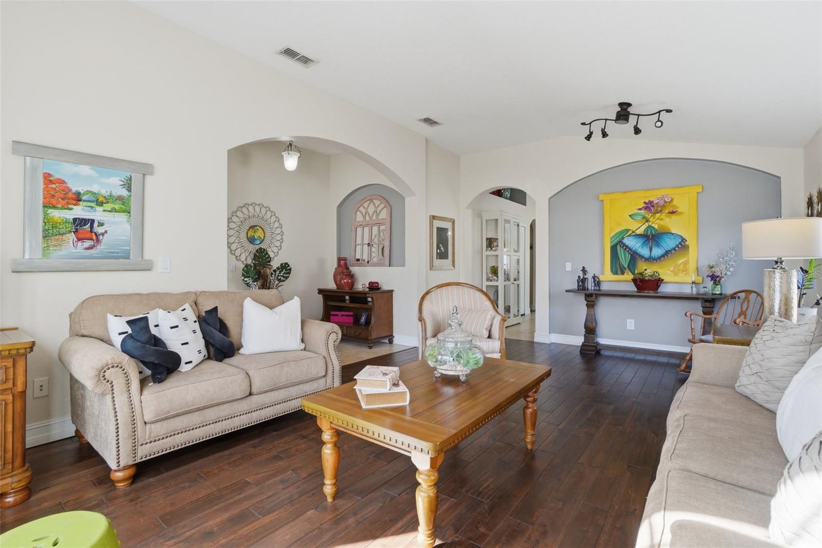 Image 8 of 49 For 16525 Cedar Run Drive