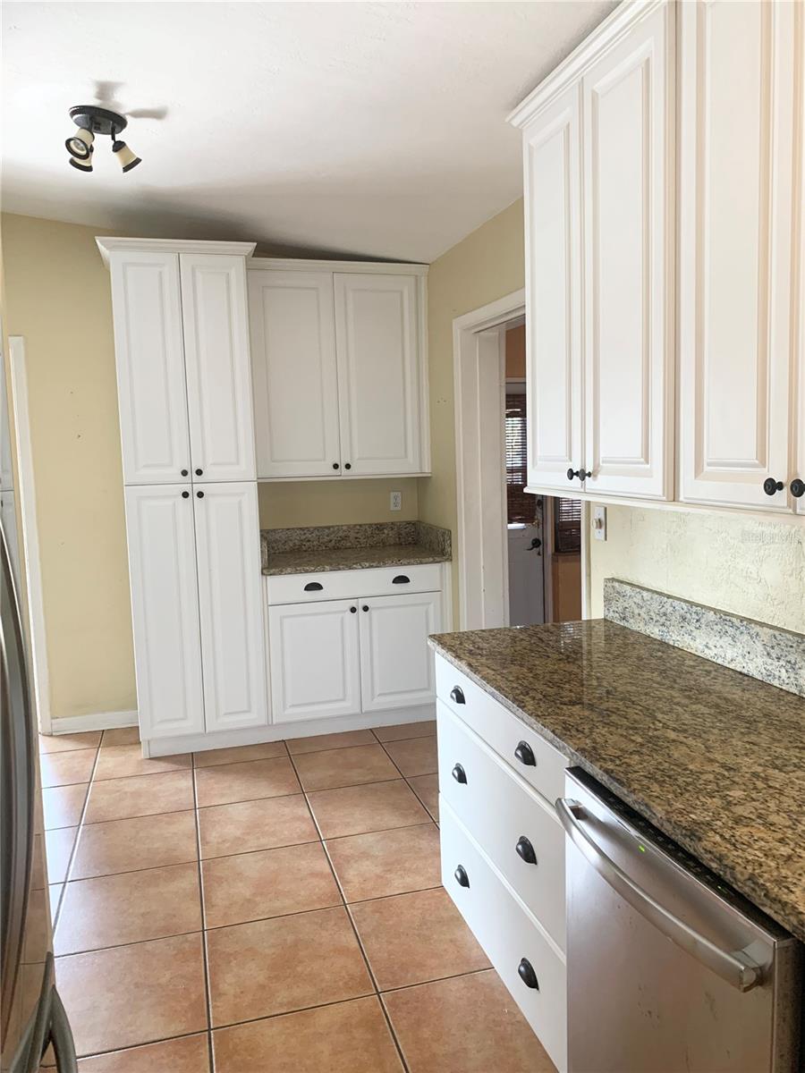 Image 5 of 22 For 2701 Nancy Street