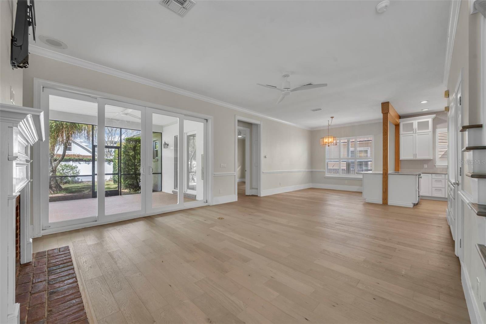 Image 10 of 53 For 1441 Place Vendome