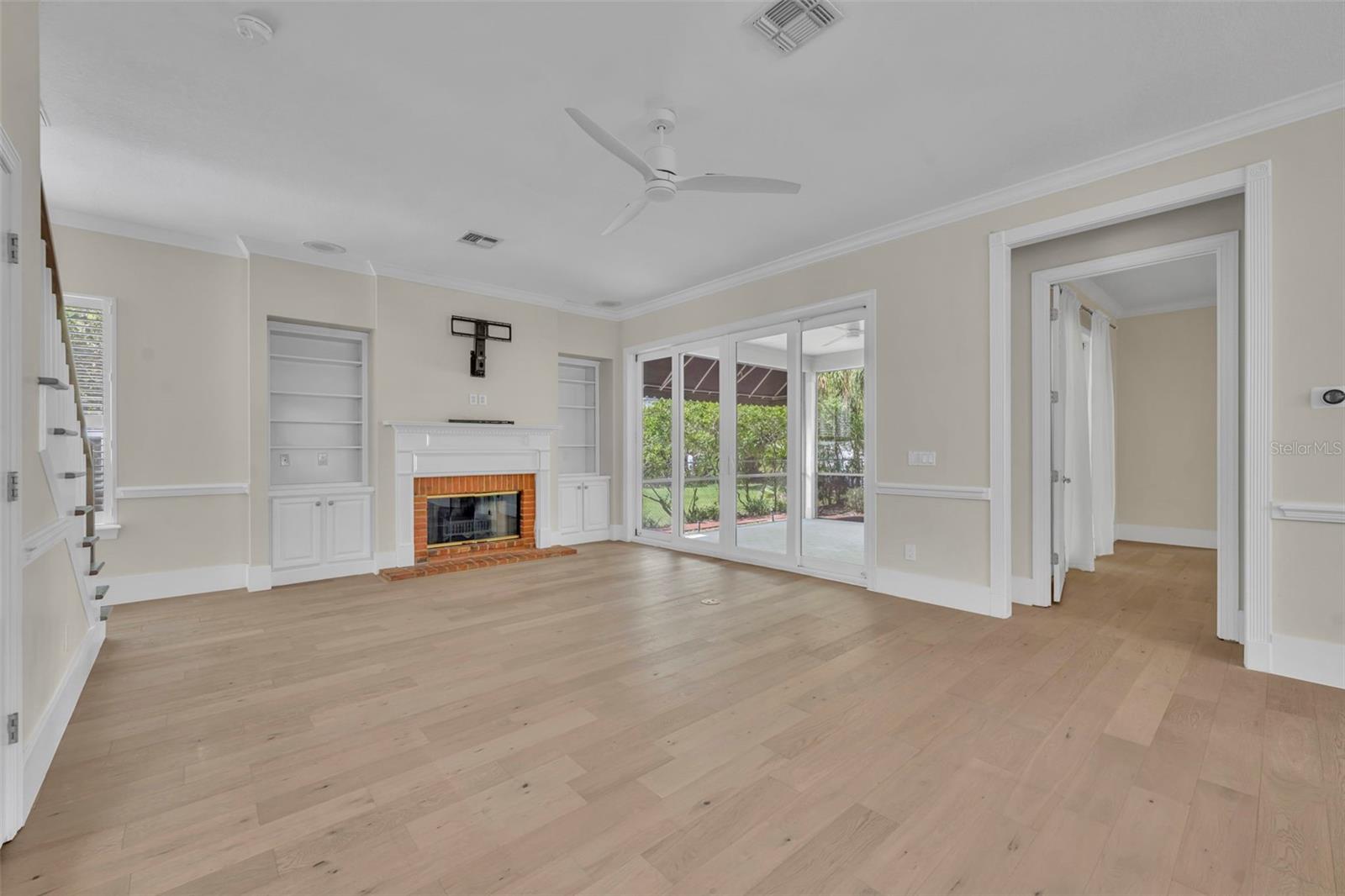 Image 13 of 53 For 1441 Place Vendome