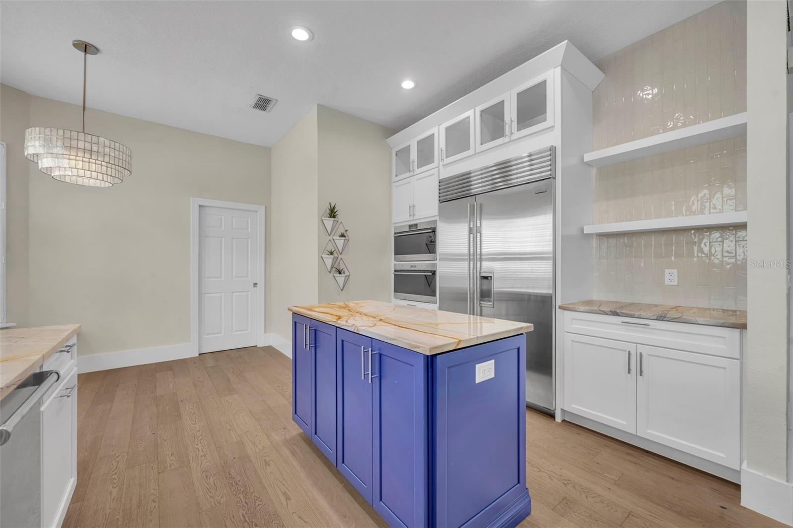 Image 21 of 53 For 1441 Place Vendome