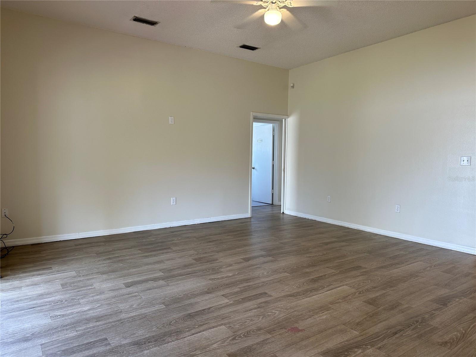 Image 2 of 14 For 12058 Blackheath Circle