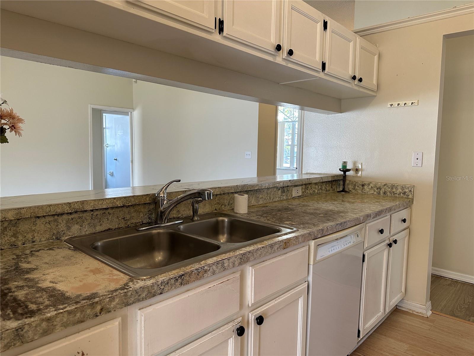 Image 3 of 14 For 12058 Blackheath Circle