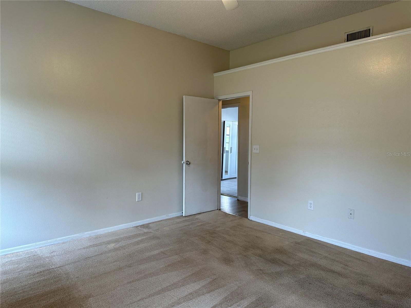 Image 6 of 14 For 12058 Blackheath Circle