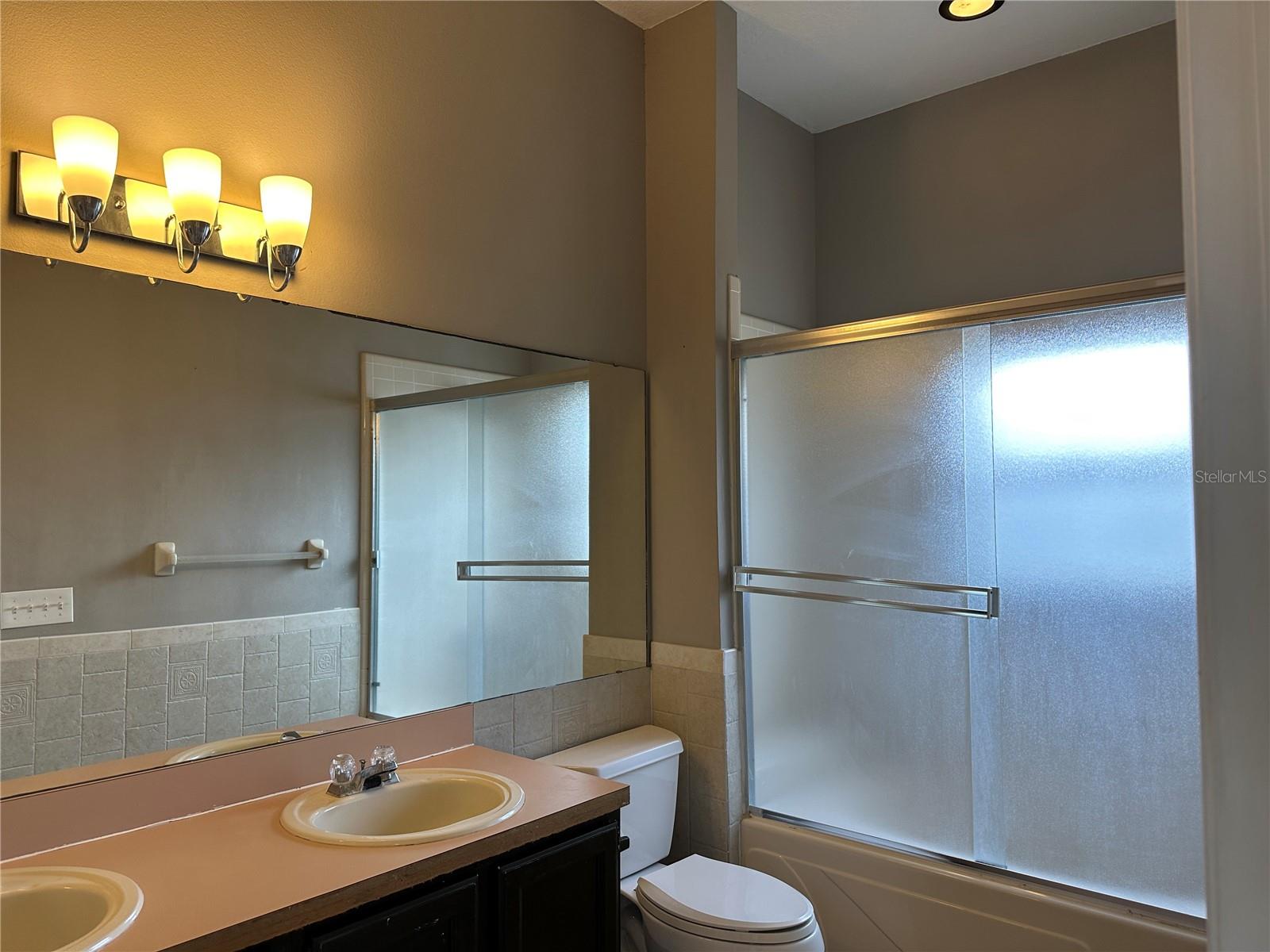 Image 8 of 14 For 12058 Blackheath Circle