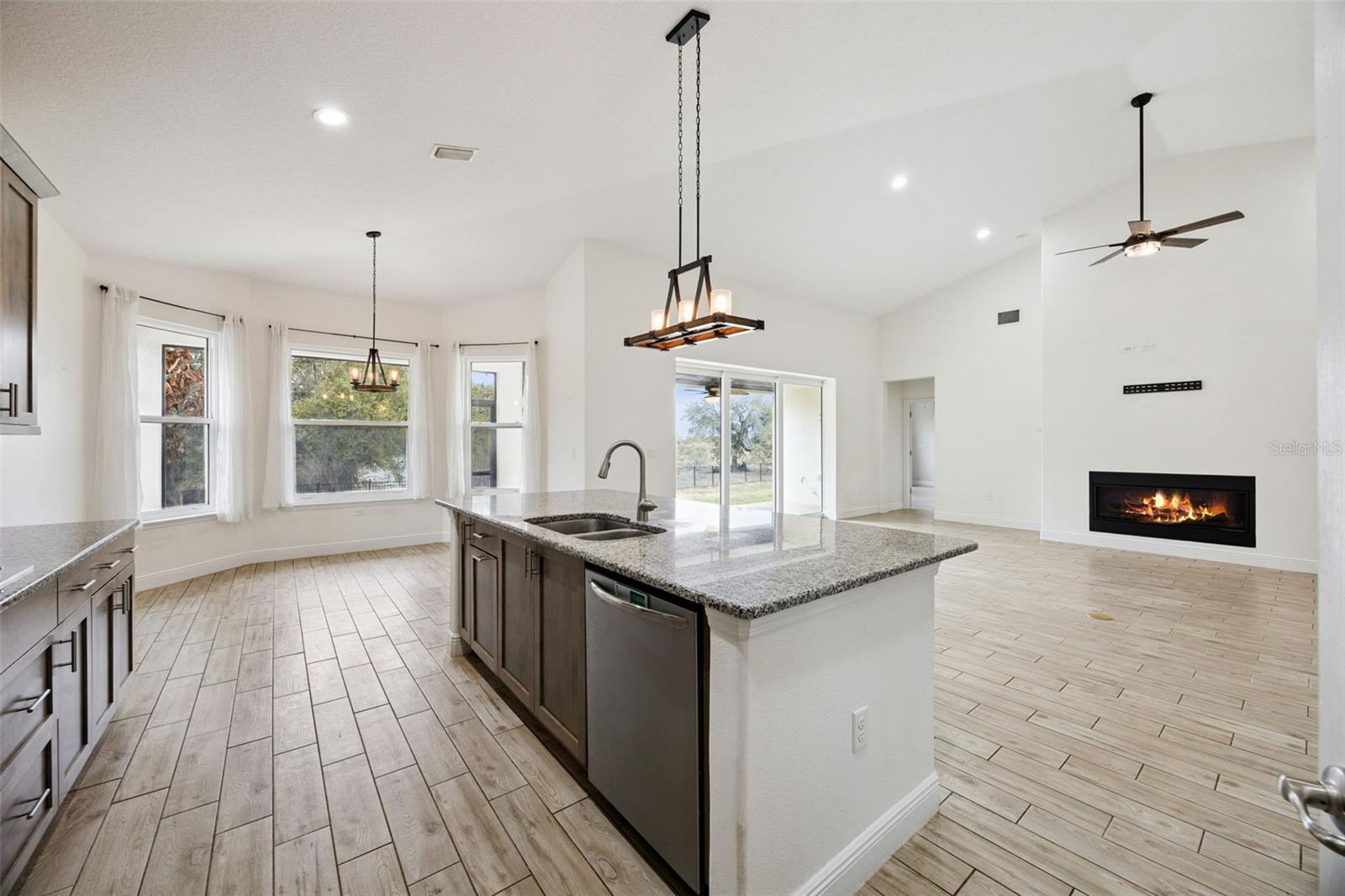 Image 10 of 38 For 735 Black Eagle Drive