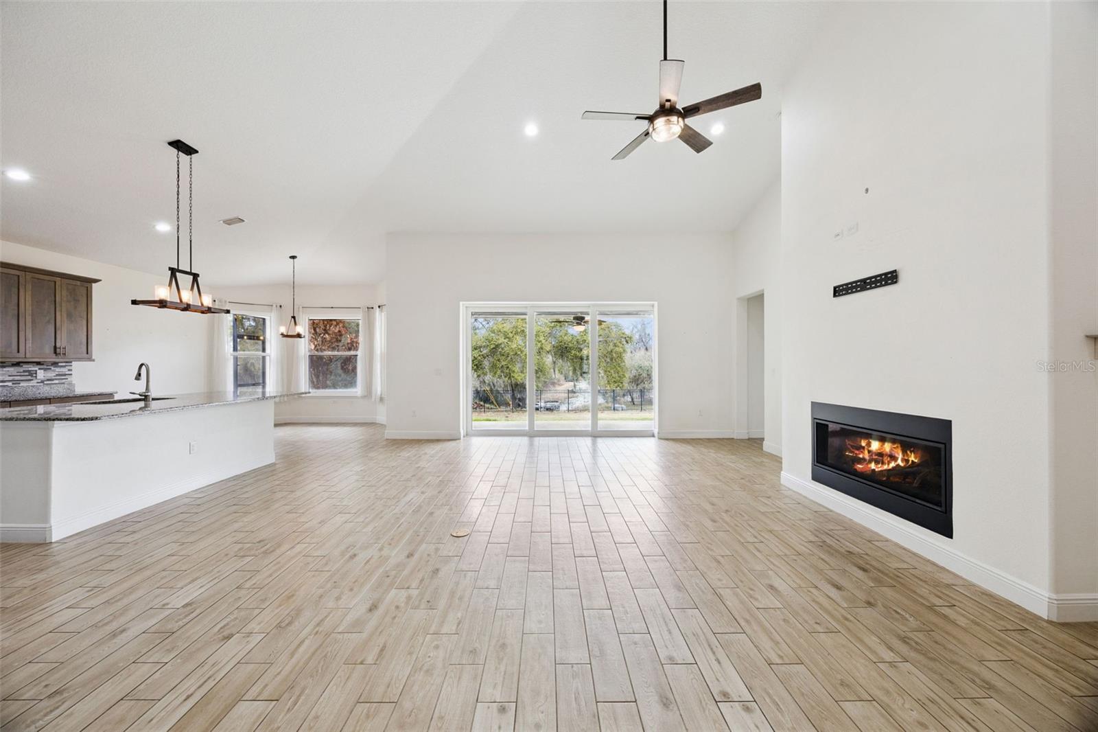 Image 9 of 38 For 735 Black Eagle Drive