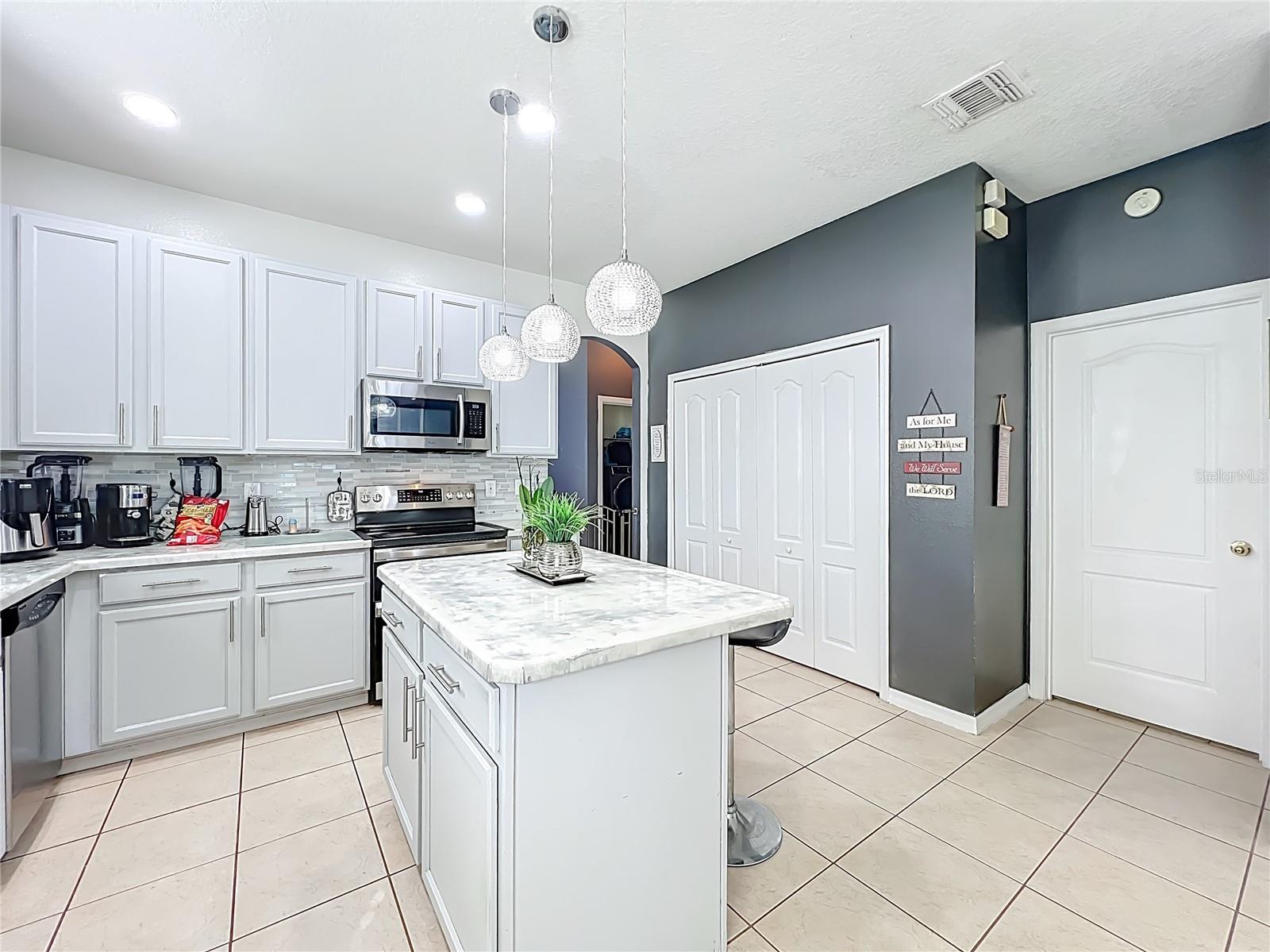 Image 12 of 38 For 109 Islamorada Way