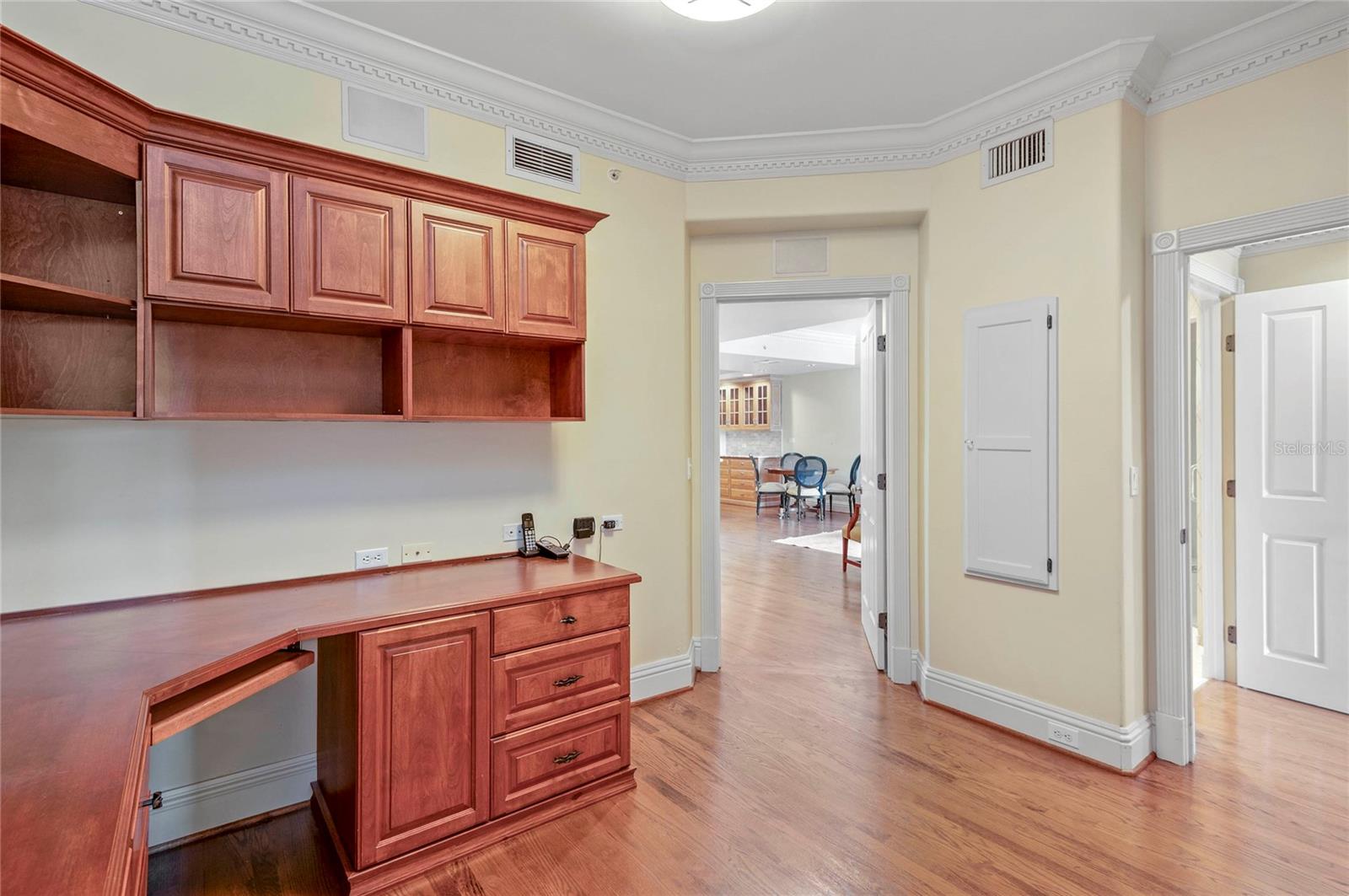 Image 13 of 25 For 1110 Ivanhoe Boulevard 27