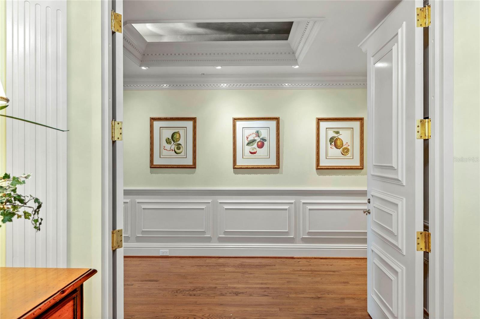 Image 17 of 25 For 1110 Ivanhoe Boulevard 27