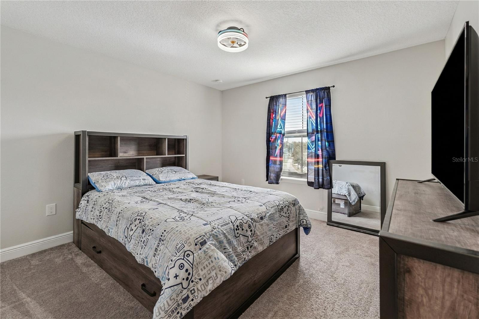 Image 3 of 39 For 130 Macaulay's Cove