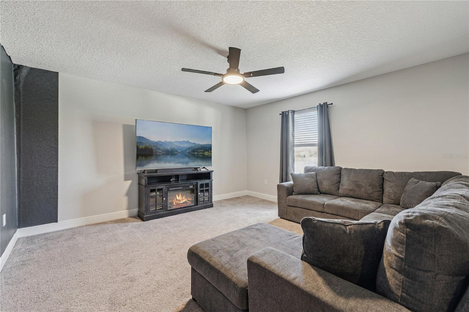 Image 4 of 39 For 130 Macaulay's Cove