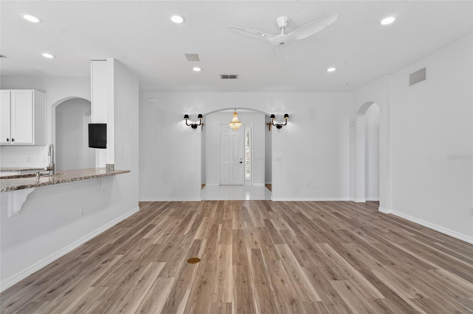 Image 18 of 48 For 611 Curly Fern Lane