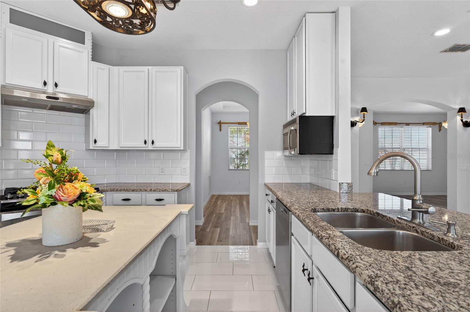 Image 24 of 48 For 611 Curly Fern Lane