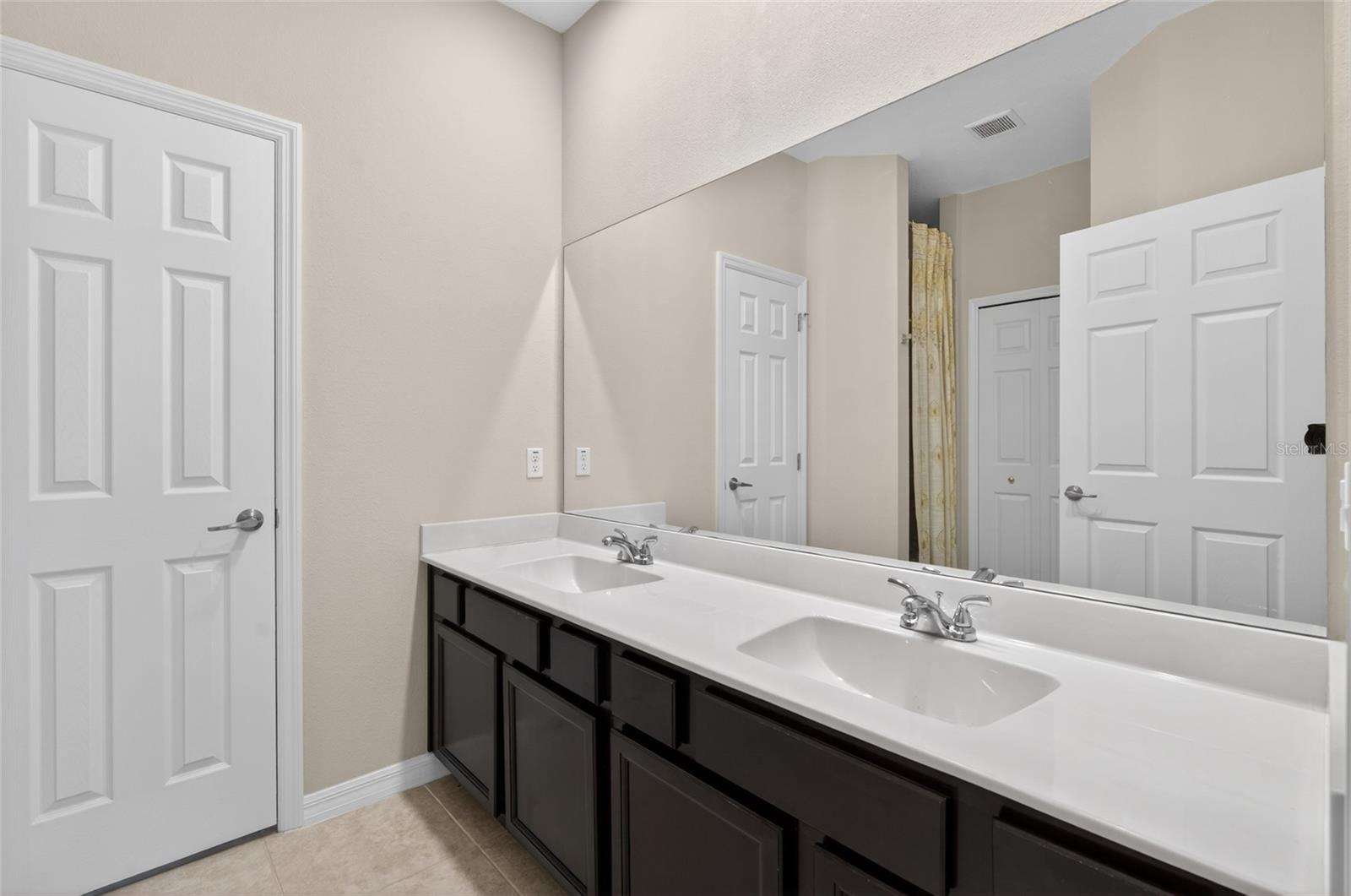 Image 33 of 48 For 611 Curly Fern Lane