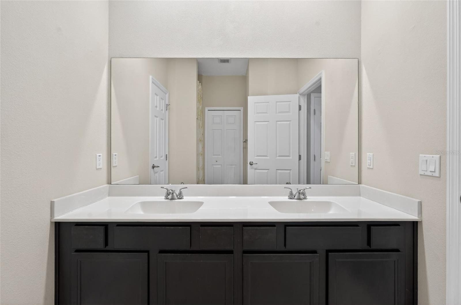 Image 34 of 48 For 611 Curly Fern Lane