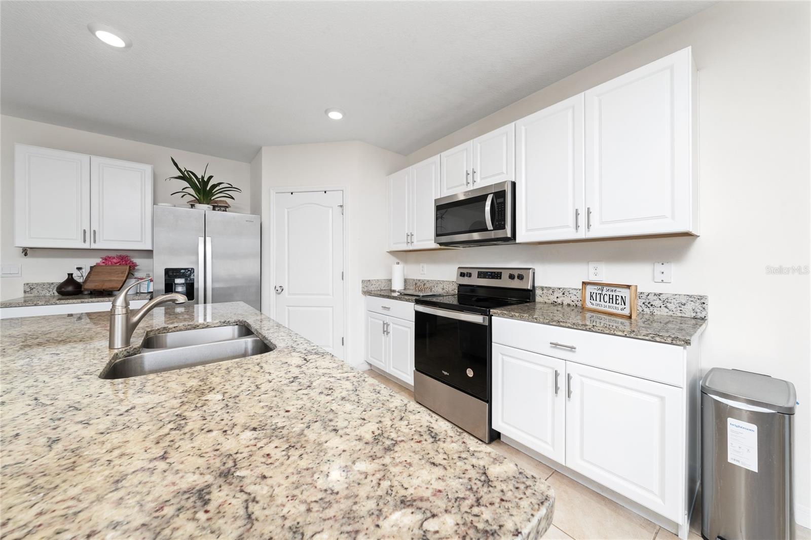 Image 15 of 39 For 1665 Barberry Drive