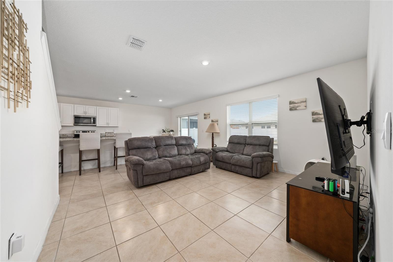 Image 18 of 39 For 1665 Barberry Drive