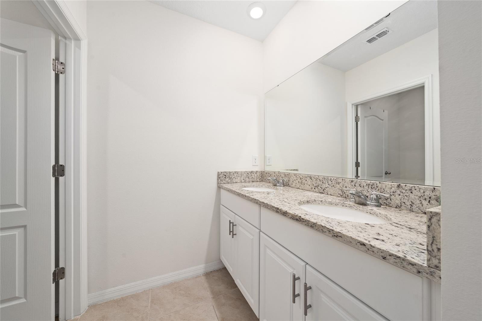 Image 31 of 39 For 1665 Barberry Drive