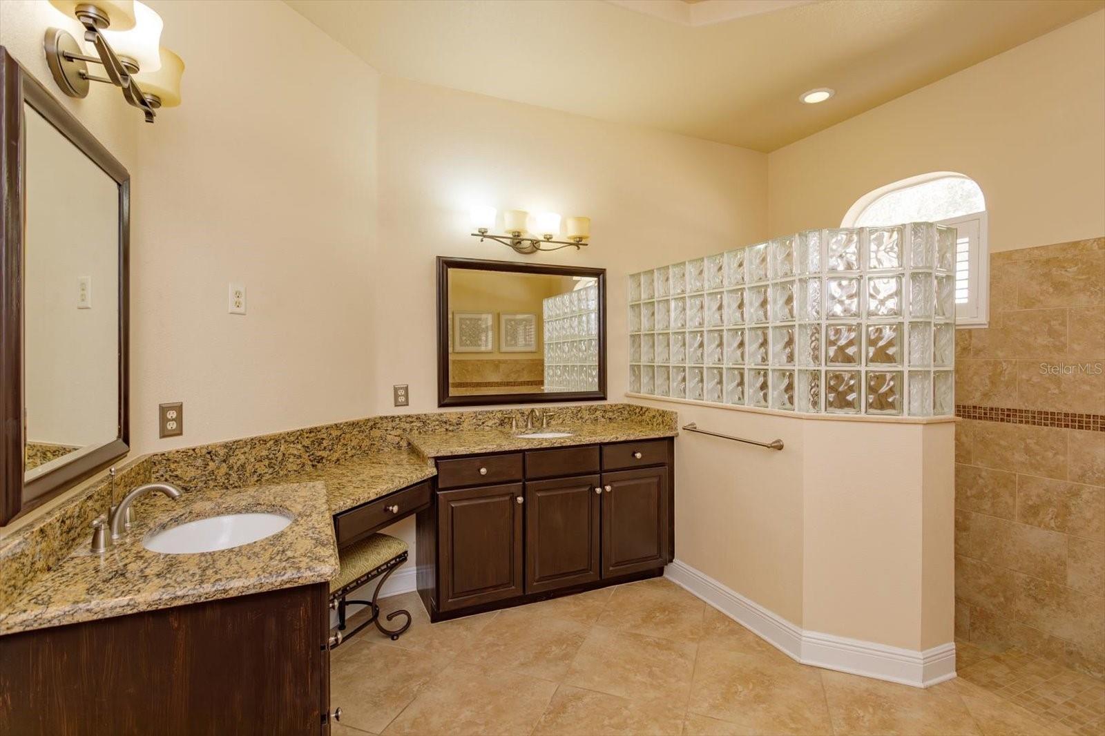 Image 17 of 41 For 8816 Great Cove Drive