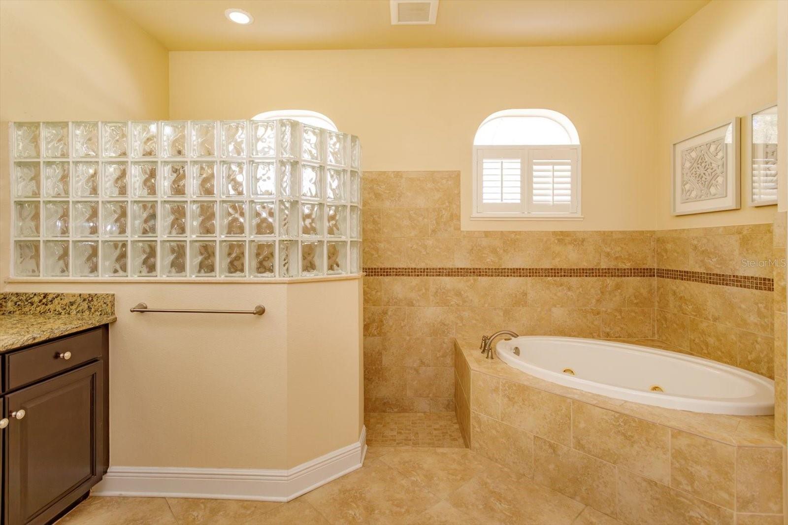 Image 19 of 41 For 8816 Great Cove Drive