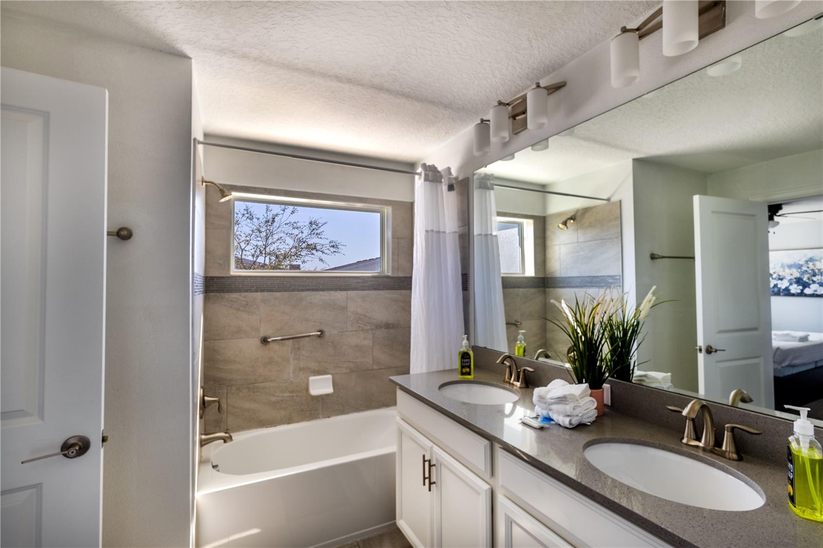 Image 15 of 50 For 650 Pebble Beach Drive