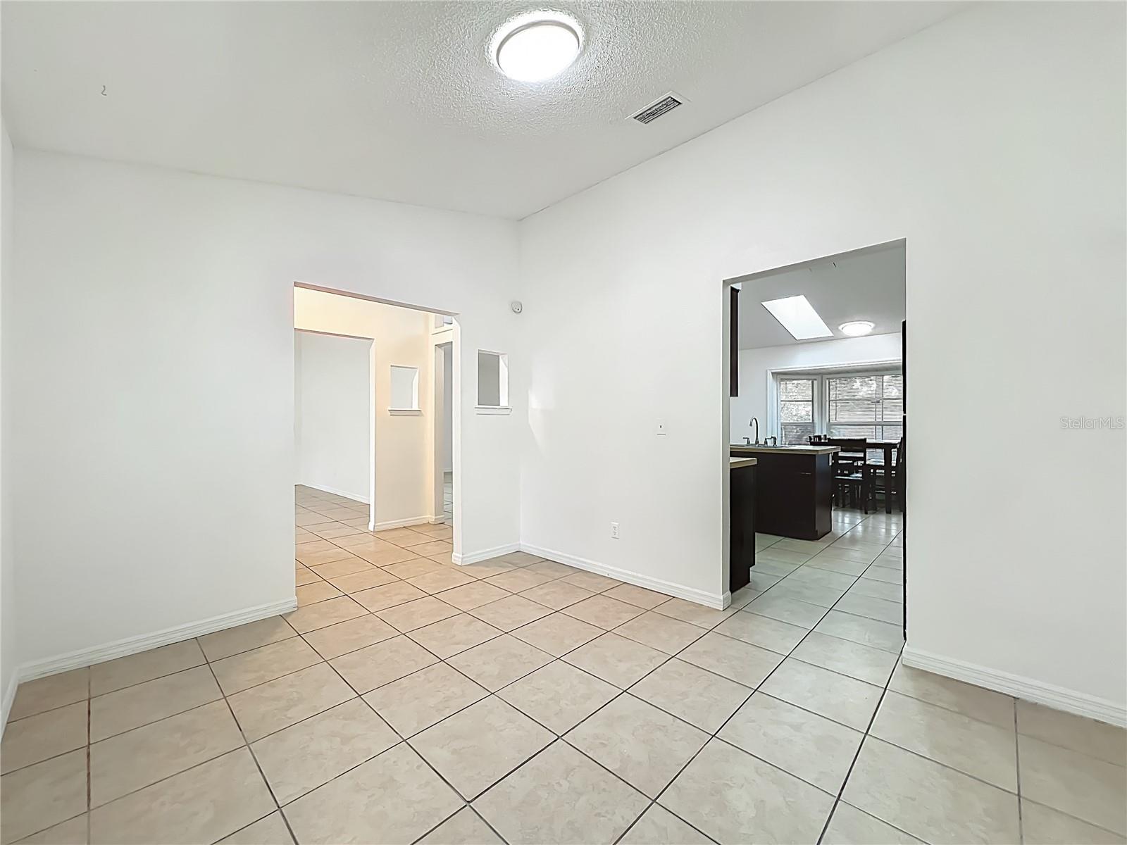 Image 11 of 59 For 1533 Sackett Circle