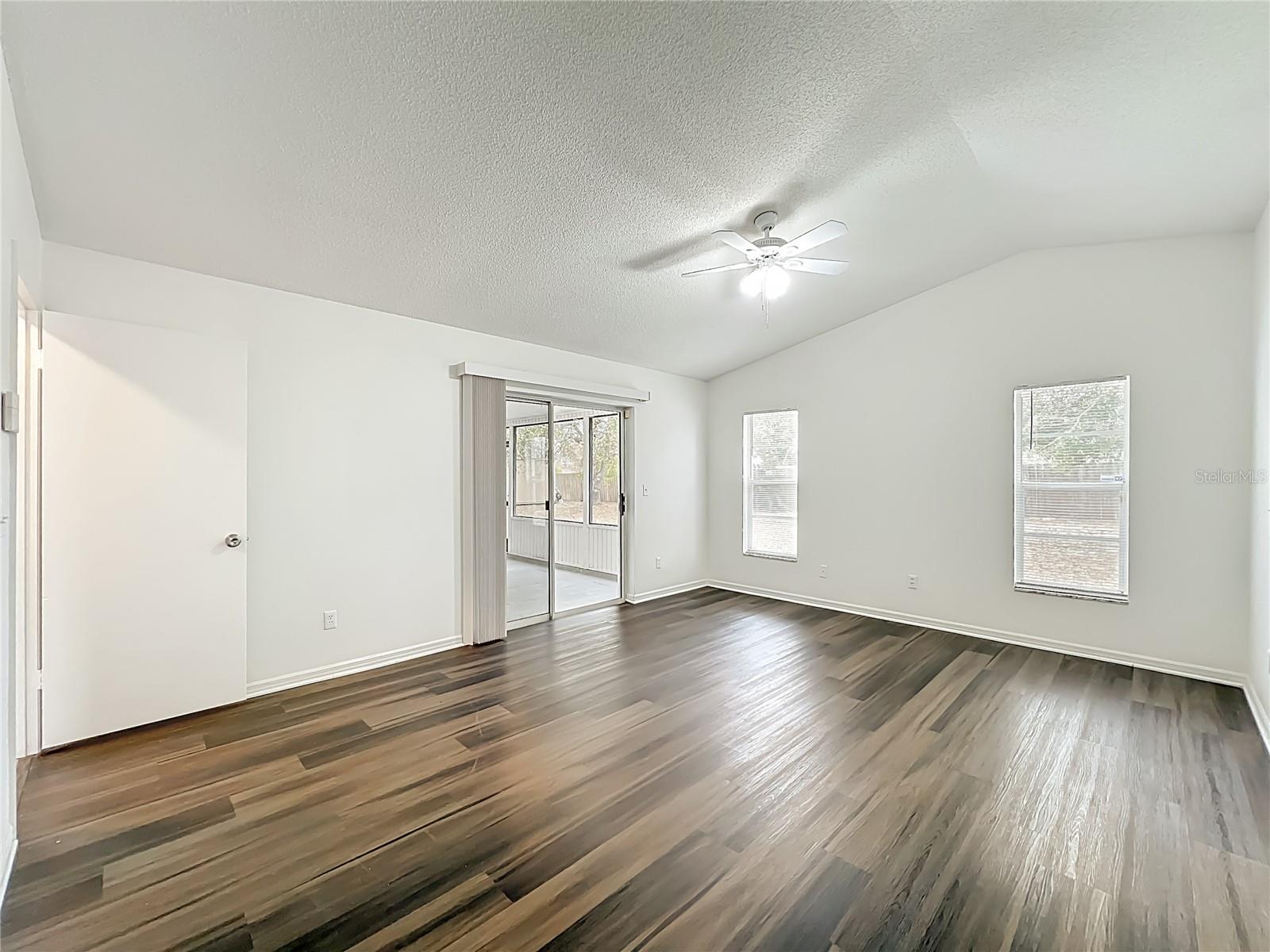 Image 14 of 59 For 1533 Sackett Circle