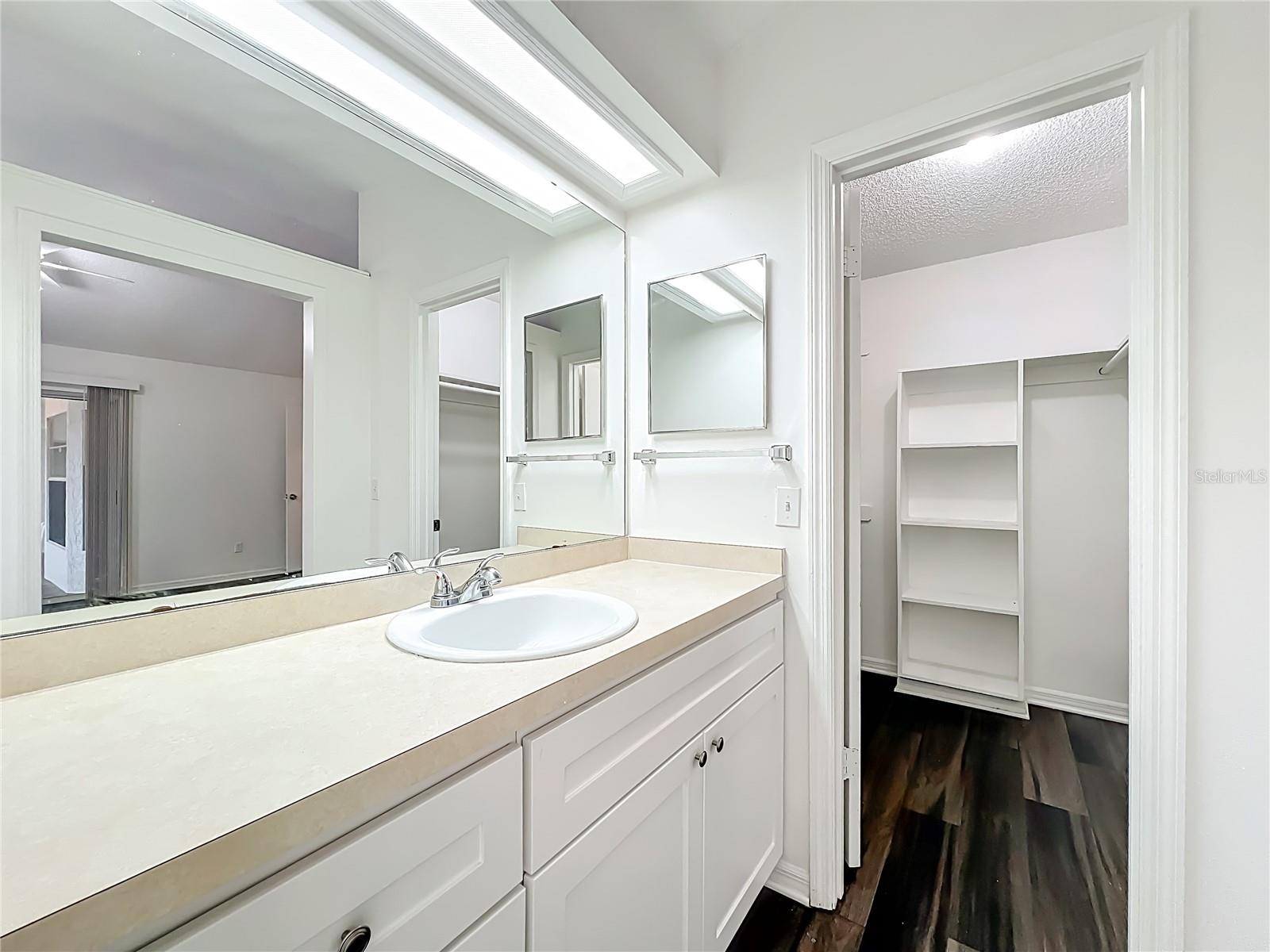 Image 16 of 59 For 1533 Sackett Circle