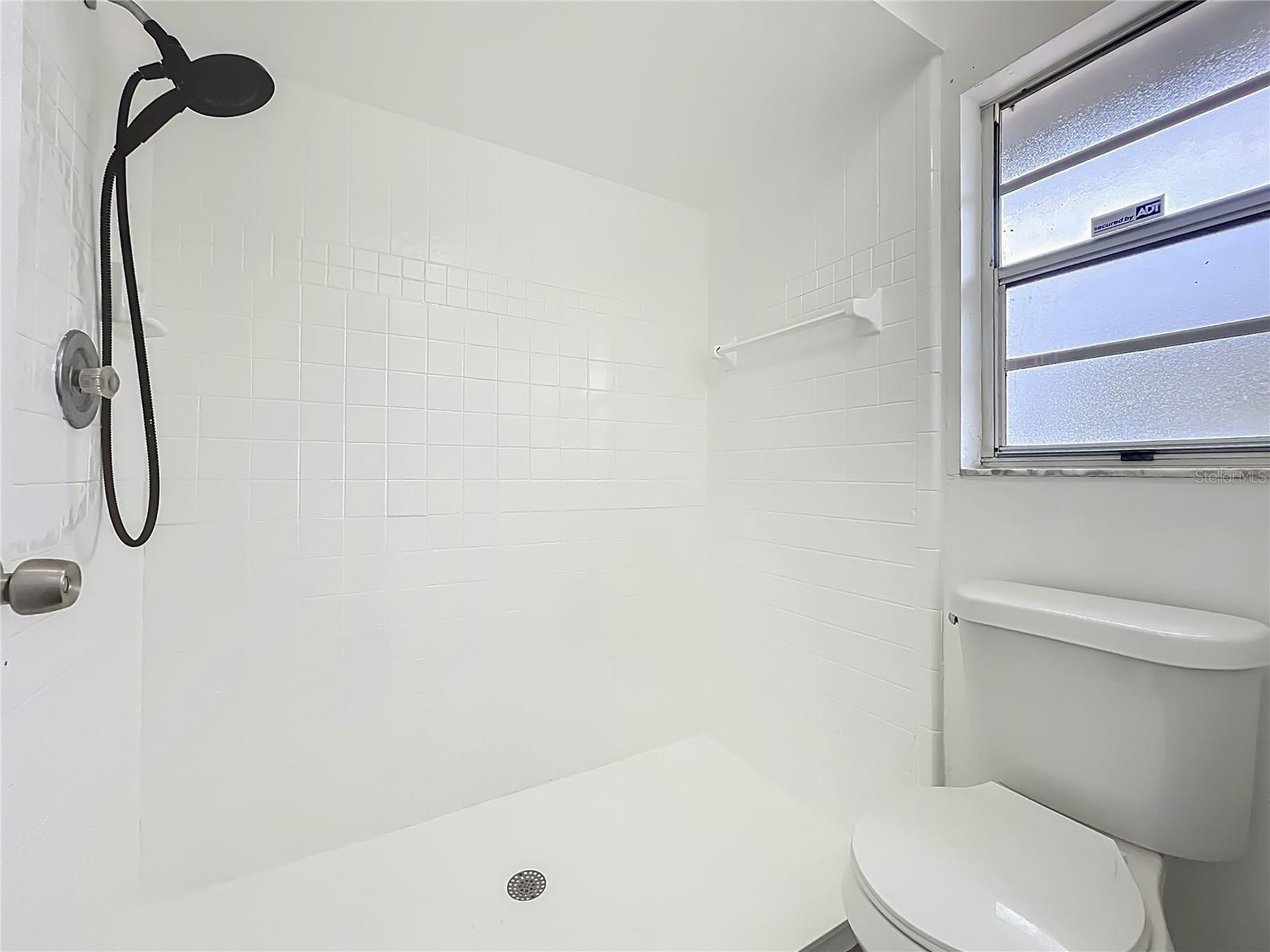 Image 17 of 59 For 1533 Sackett Circle