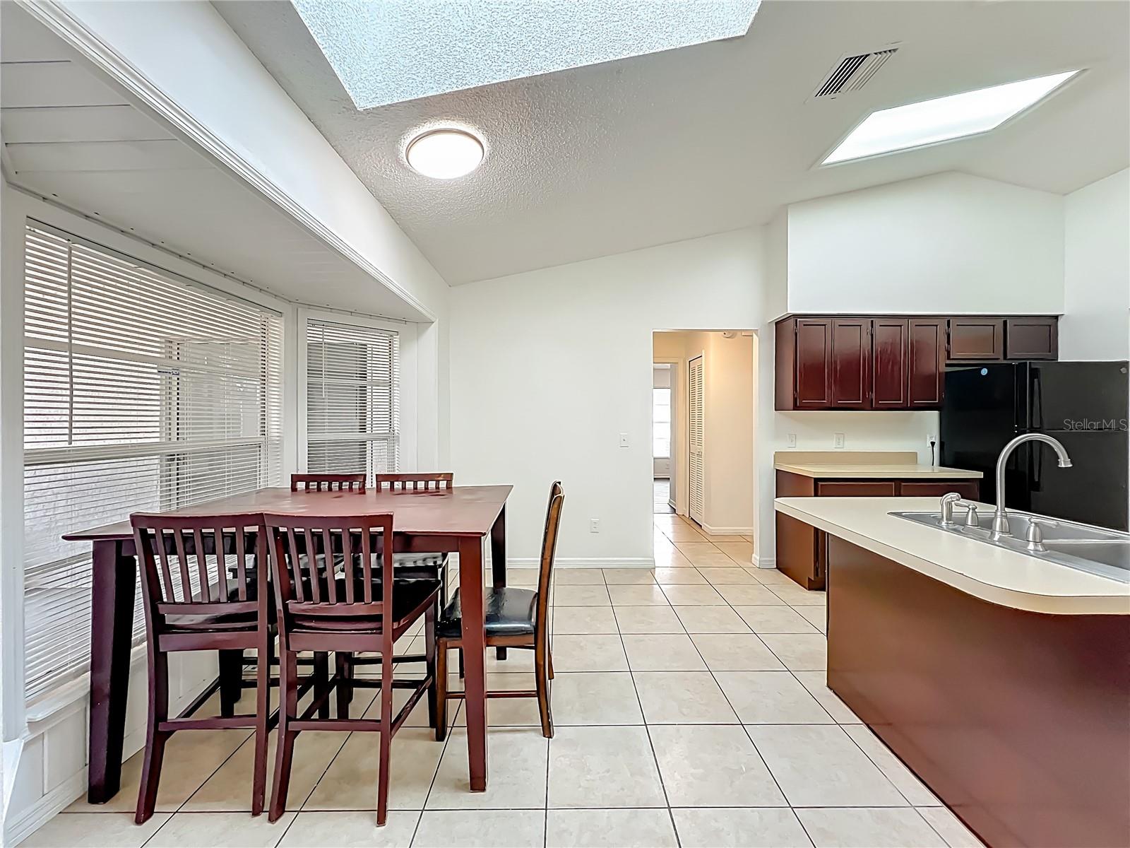 Image 21 of 59 For 1533 Sackett Circle