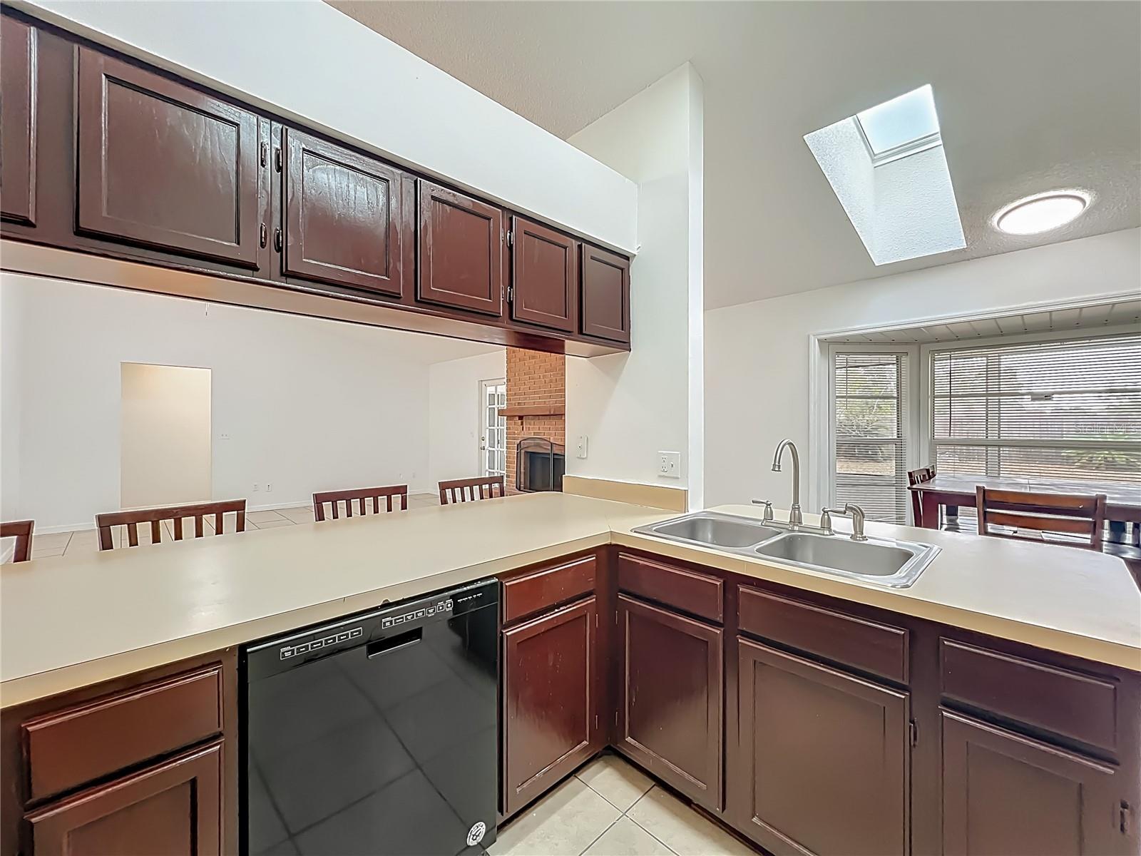 Image 25 of 59 For 1533 Sackett Circle