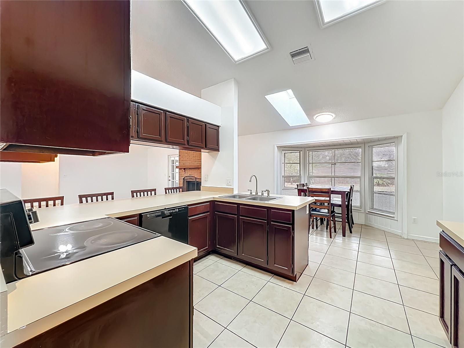 Image 29 of 59 For 1533 Sackett Circle