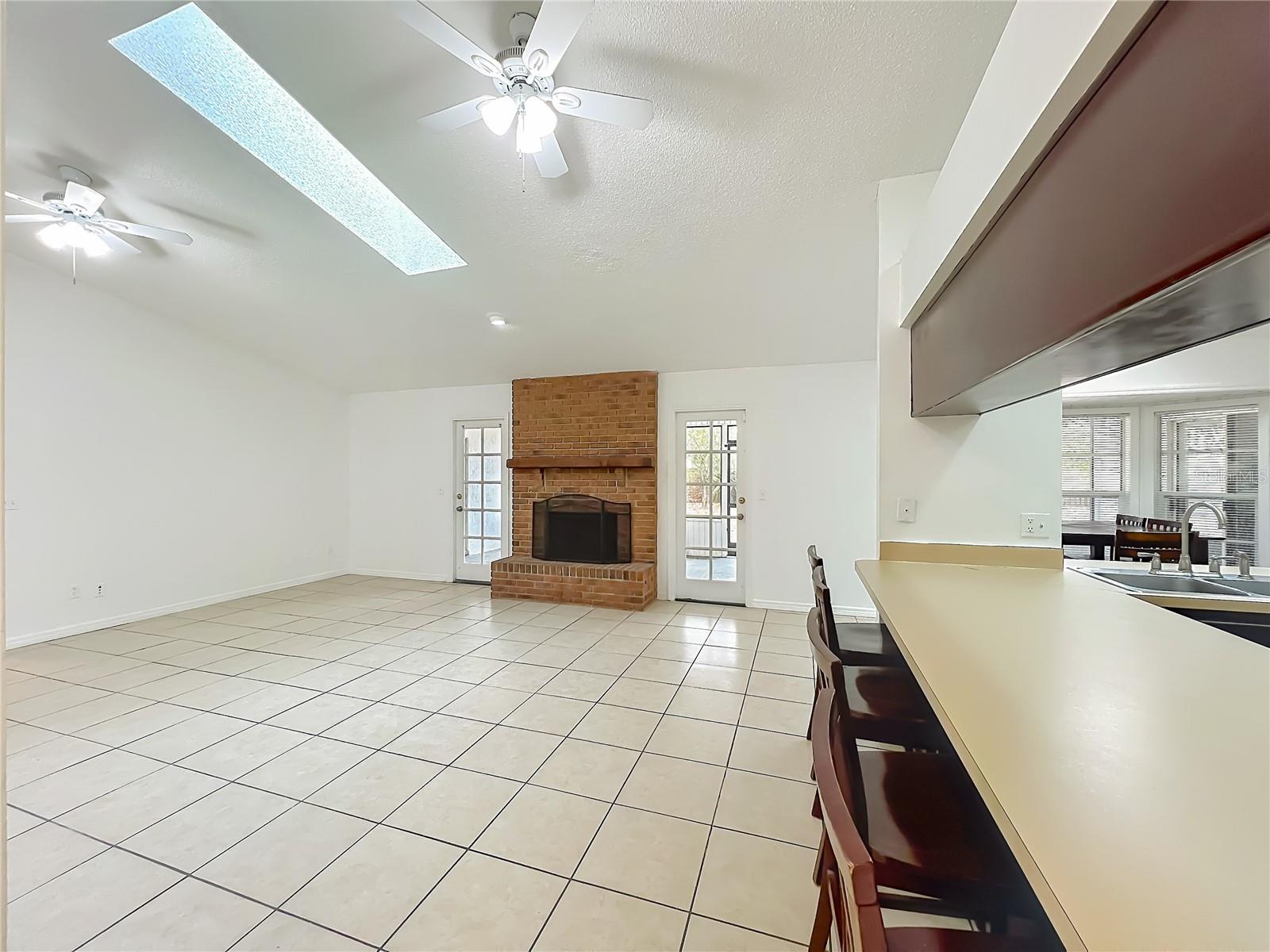 Image 33 of 59 For 1533 Sackett Circle