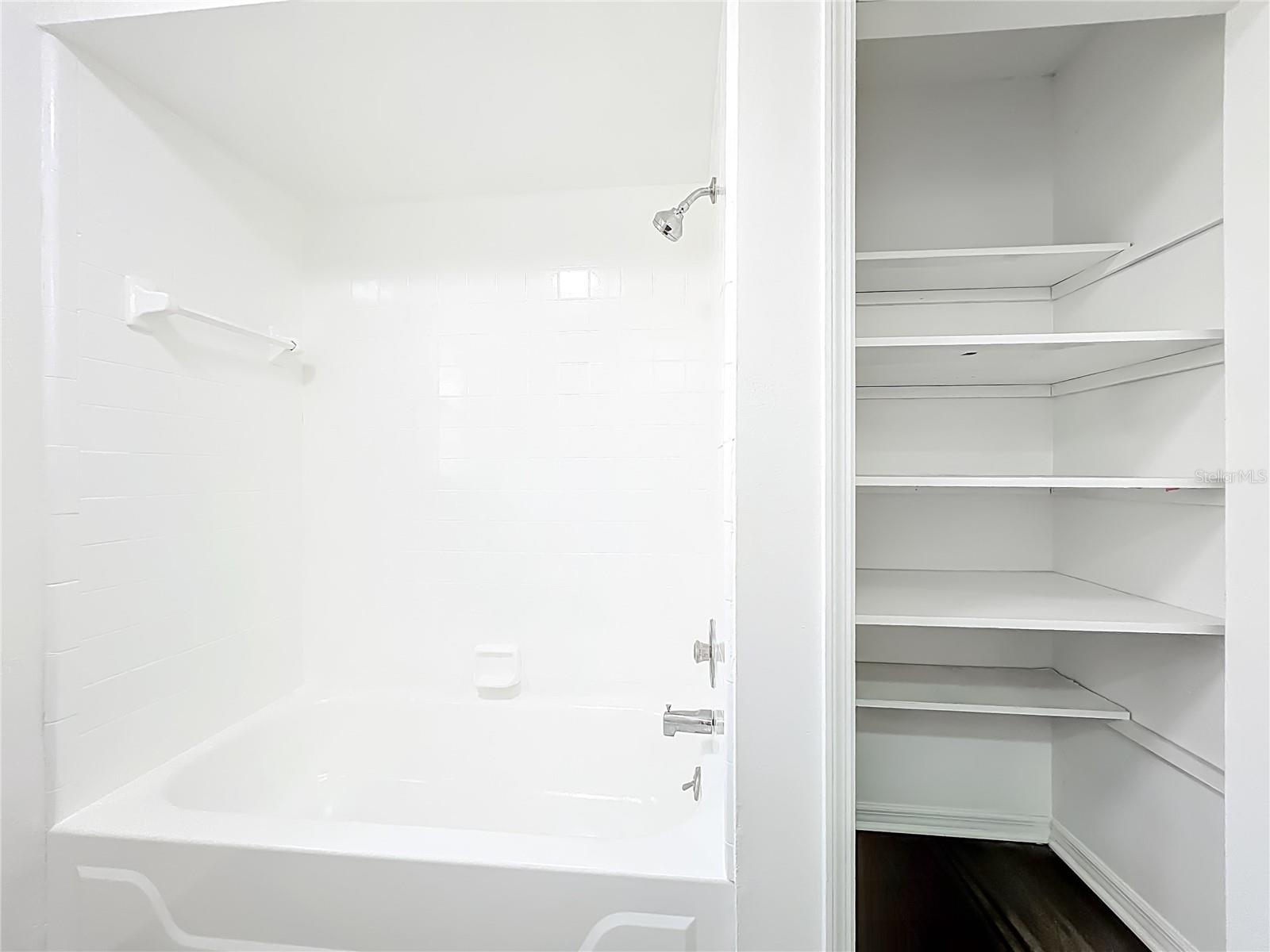 Image 40 of 59 For 1533 Sackett Circle