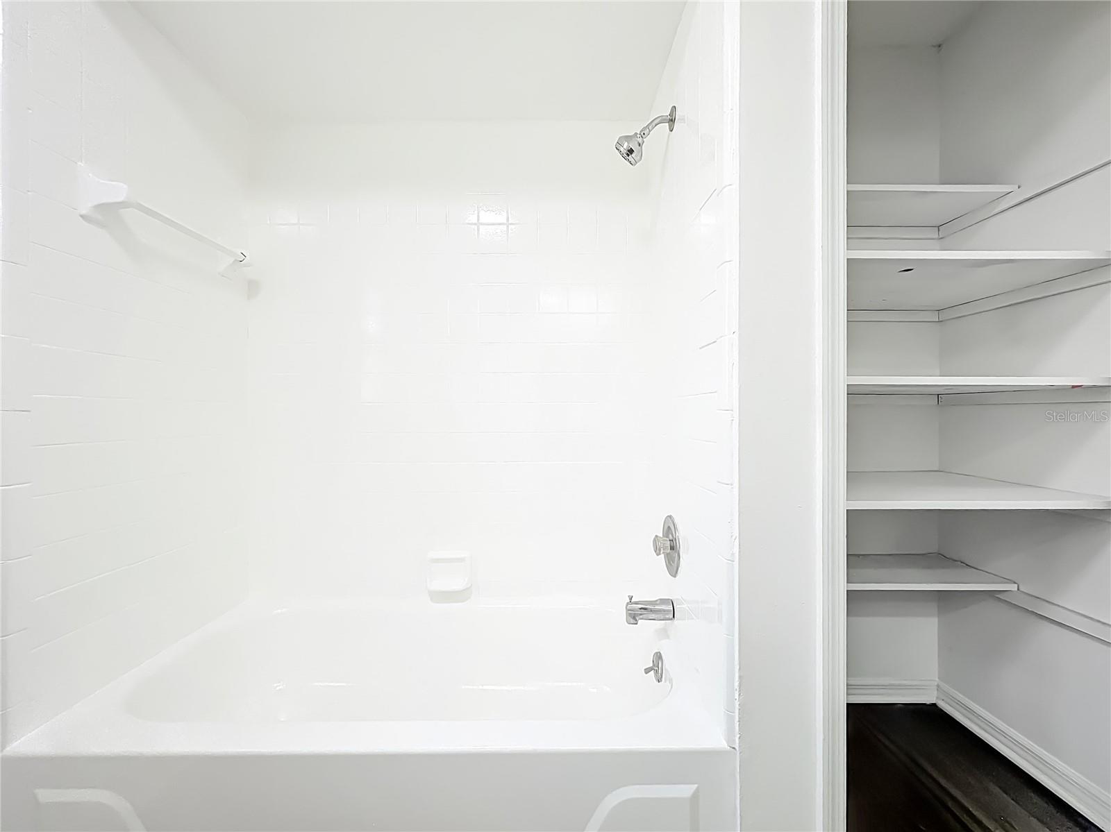 Image 41 of 59 For 1533 Sackett Circle