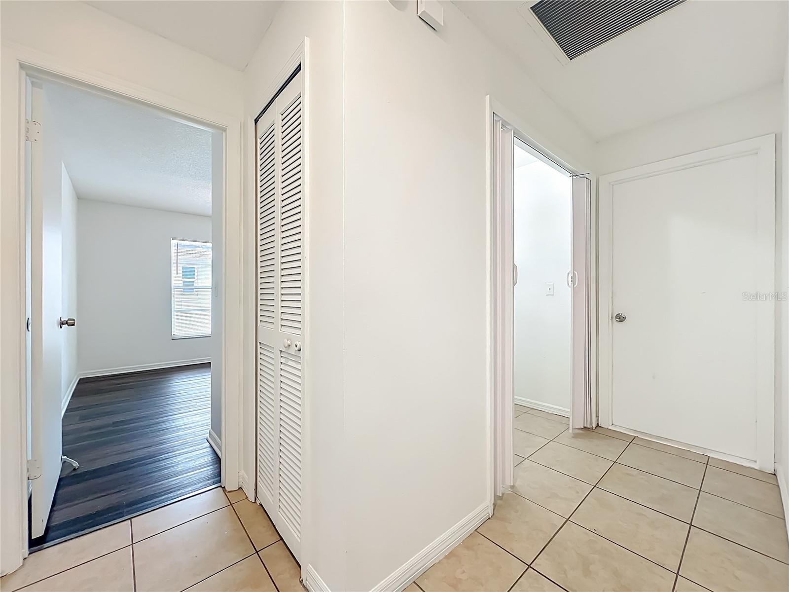 Image 44 of 59 For 1533 Sackett Circle