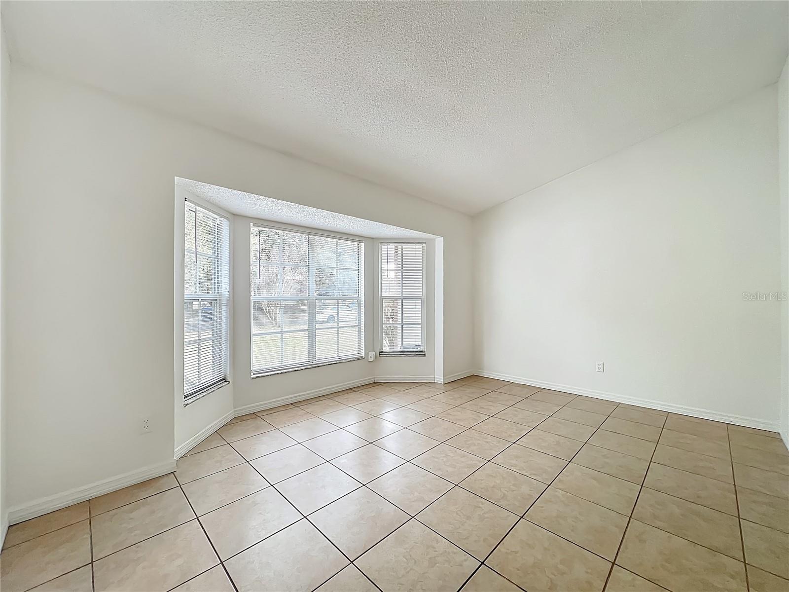 Image 7 of 59 For 1533 Sackett Circle